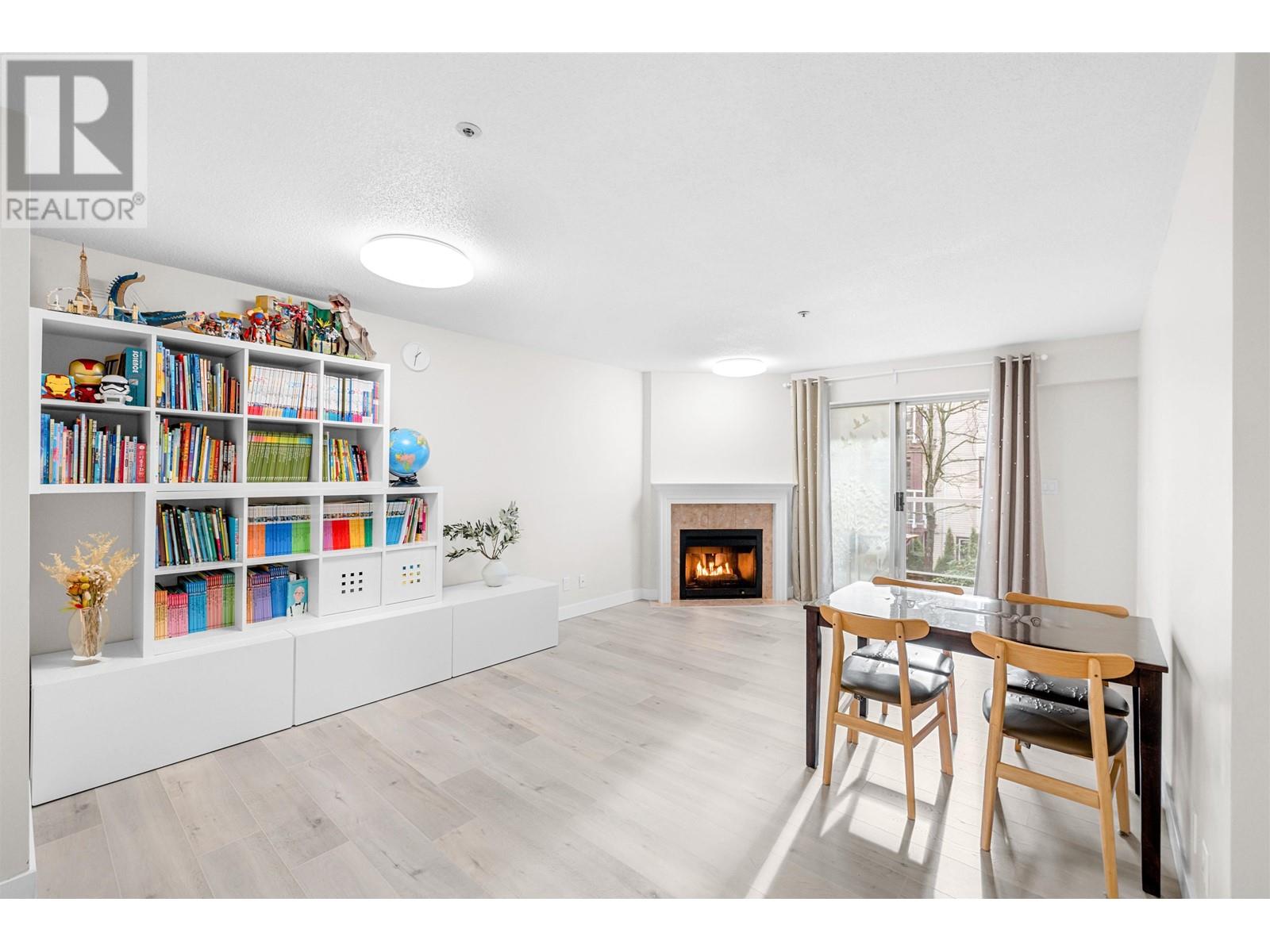 206 3668 Rae Avenue, Vancouver, British Columbia  V5R 6A7 - Photo 1 - R2955321