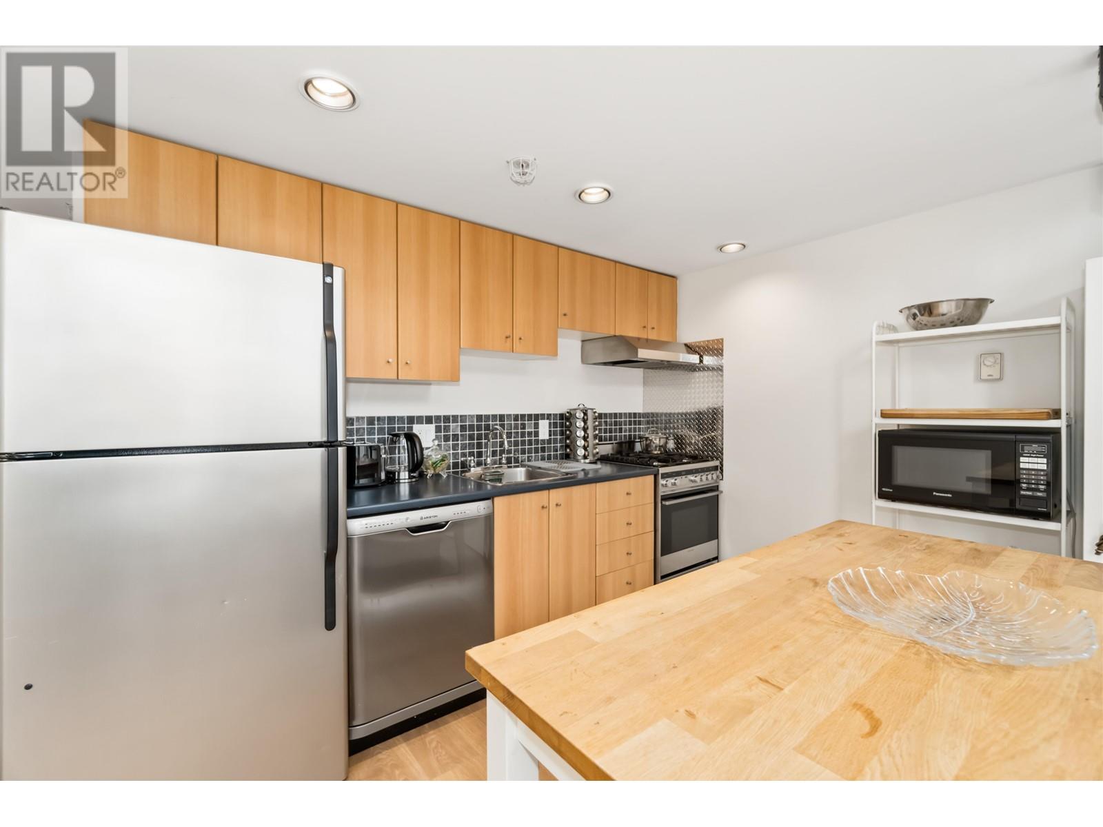 301 933 Seymour Street, Vancouver, British Columbia  V6B 6L6 - Photo 5 - R2955562