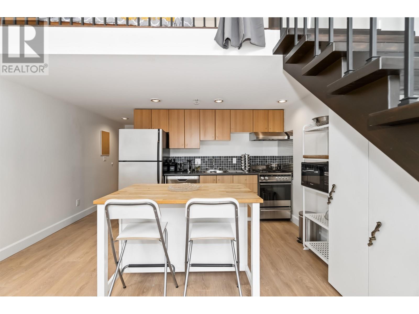 301 933 Seymour Street, Vancouver, British Columbia  V6B 6L6 - Photo 4 - R2955562