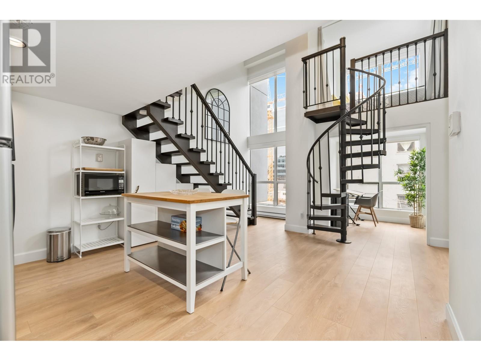 301 933 SEYMOUR STREET, vancouver, British Columbia