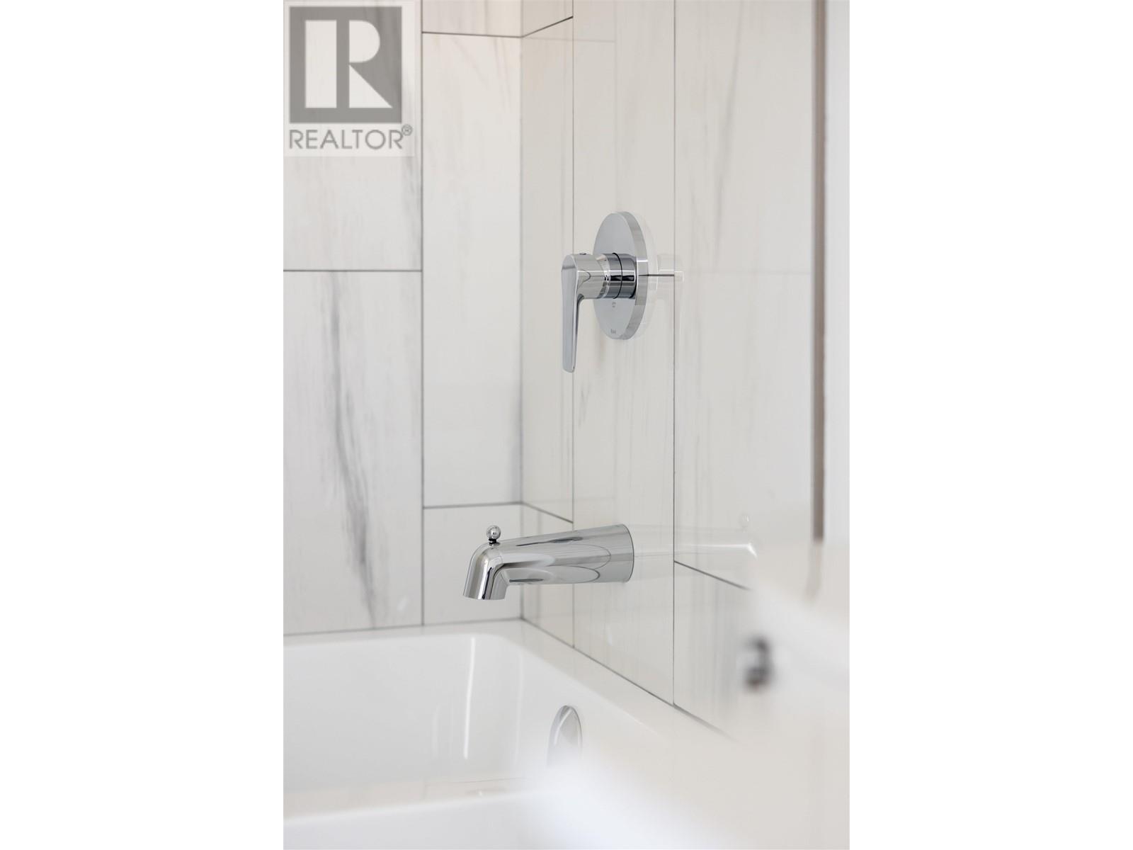 5792 Tillicum Bay Road, Sechelt, British Columbia  V7Z 0C7 - Photo 16 - R2953278