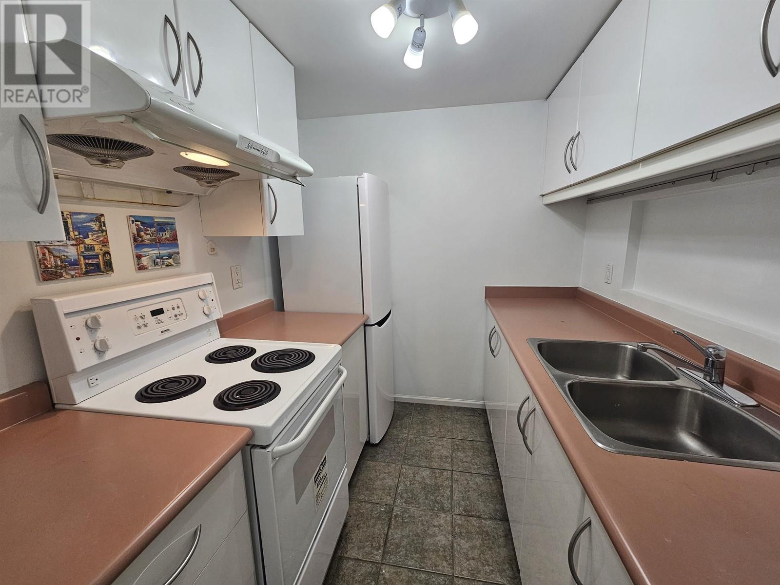 Listing Picture 12 of 18 : 102 1445 W 70TH AVENUE, Vancouver / 溫哥華 - 魯藝地產 Yvonne Lu Group - MLS Medallion Club Member