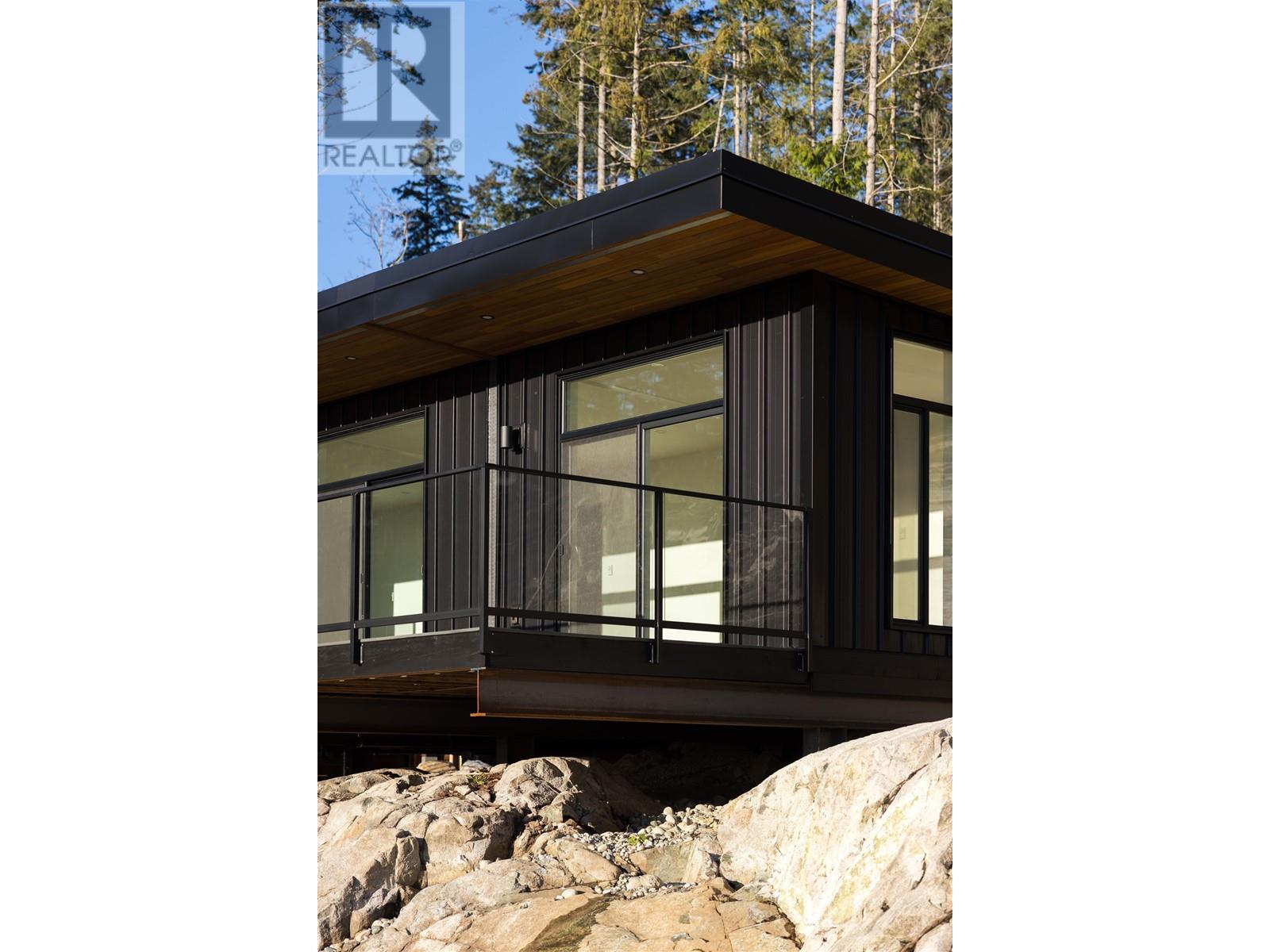 5782 Sargeant Bay Heights Road, Halfmoon Bay, British Columbia V7Z 1C3 - Photo 10 - R2933635