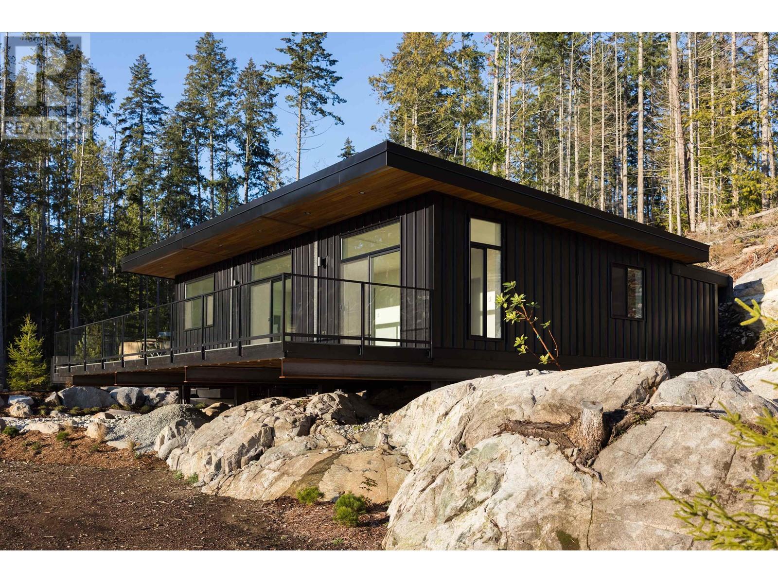 5782 Sargeant Bay Heights Road, Halfmoon Bay, British Columbia V7Z 1C3 - Photo 9 - R2933635