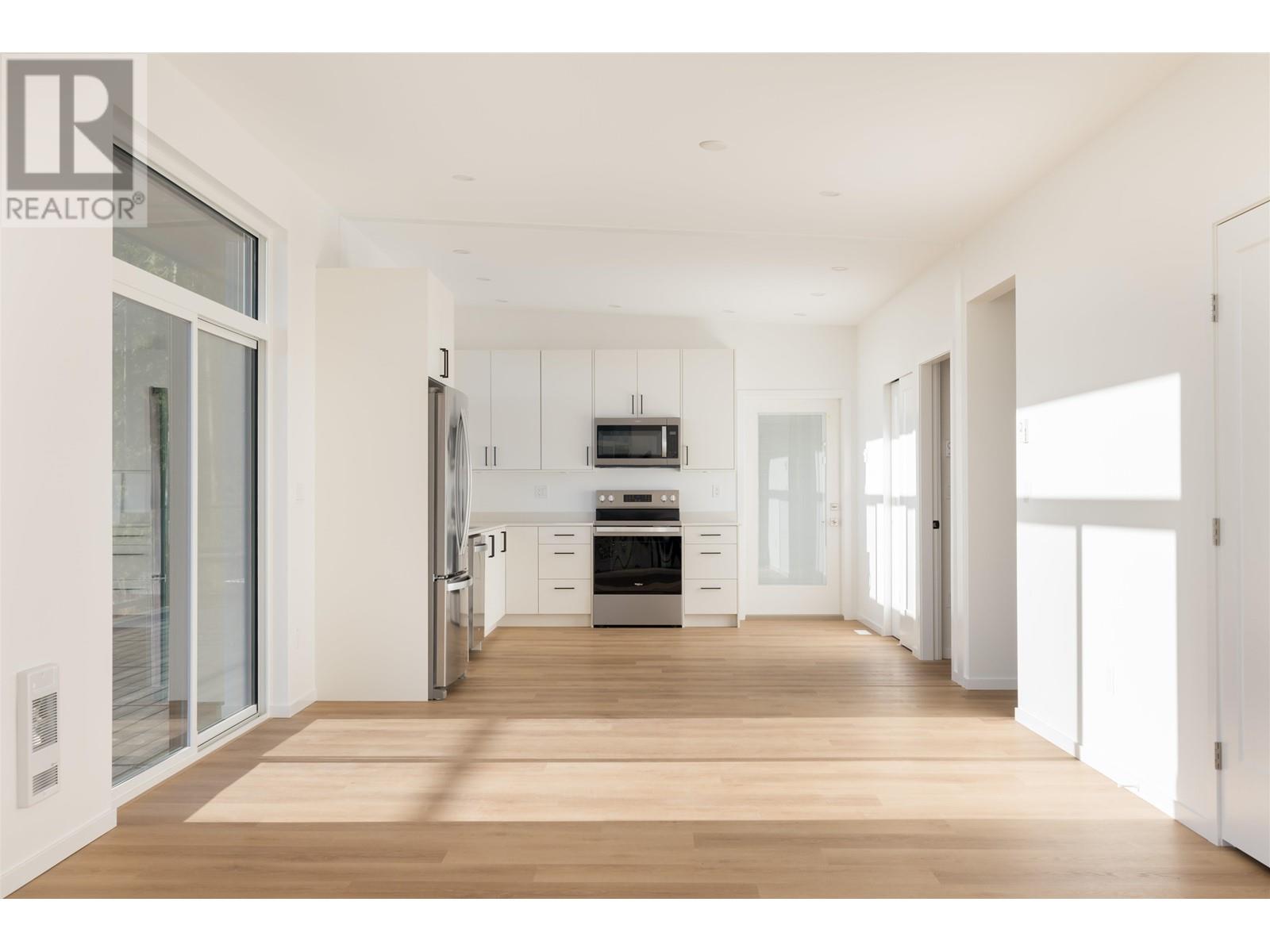 5782 Sargeant Bay Heights Road, Halfmoon Bay, British Columbia V7Z 1C3 - Photo 12 - R2933635