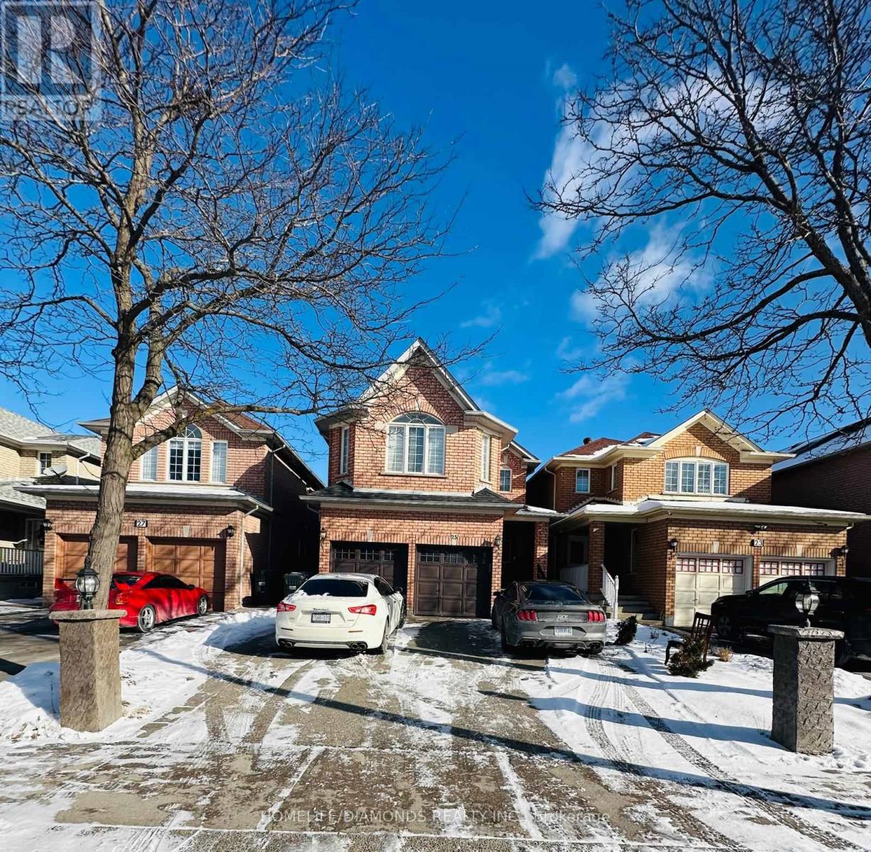 25 Golden Eagle Road, Brampton (Sandringham-Wellington), Ontario  L6R 1Z4 - Photo 1 - W11921564