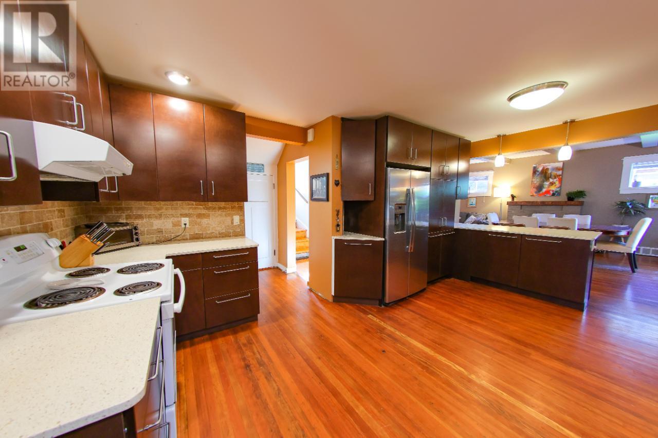 Property at 413 NELSON Avenue image 2
