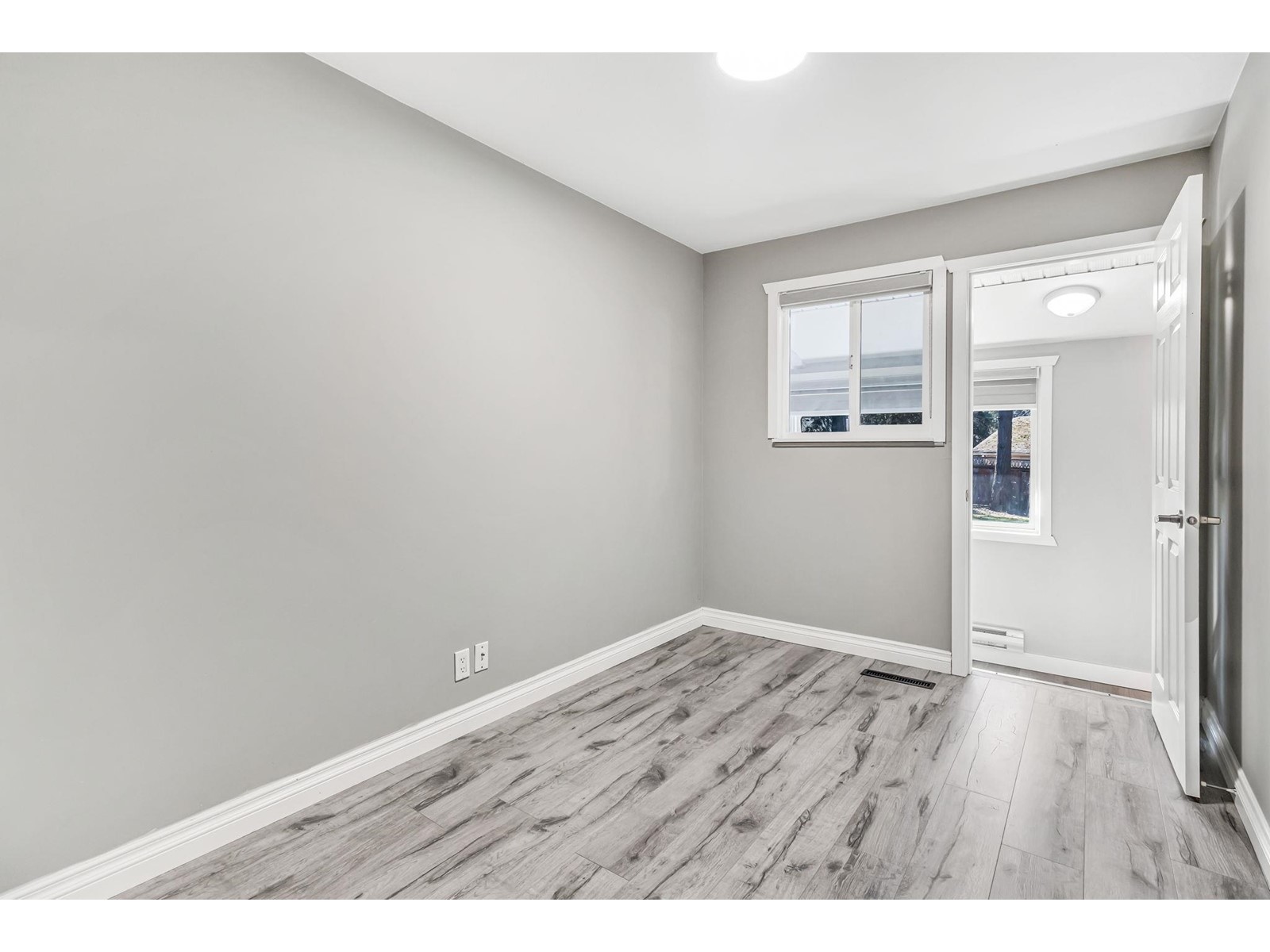 15112 Dove Place, Surrey, British Columbia  V3R 4T5 - Photo 16 - R2955194