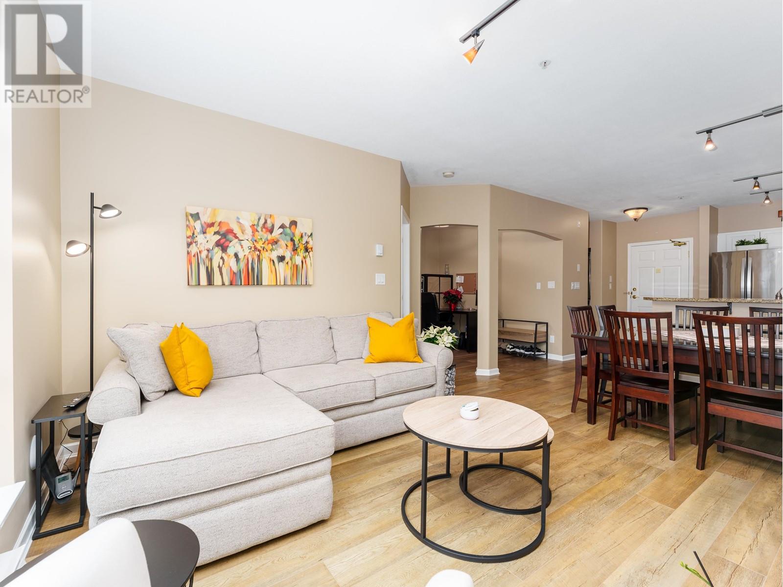 319 3629 Deercrest Drive, North Vancouver, British Columbia V7G 2S9 - Photo 10 - R2955681