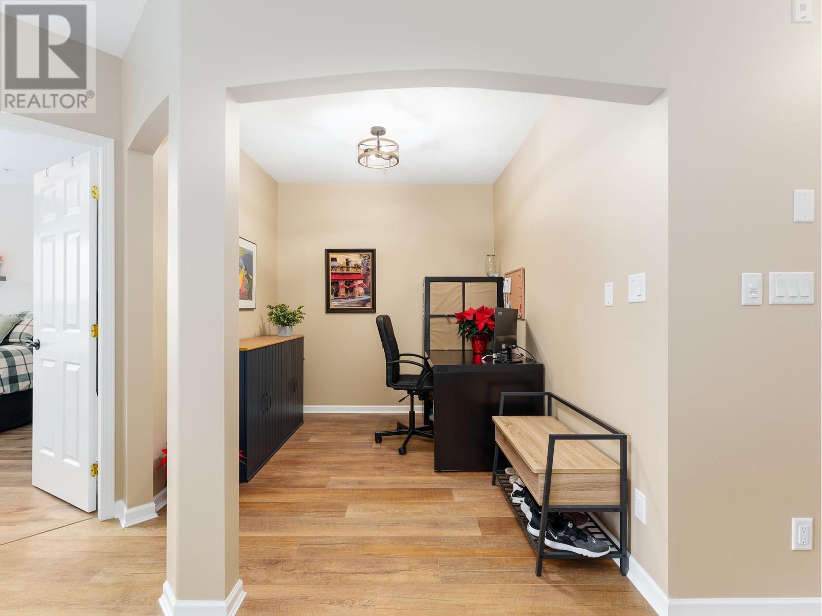 319 3629 Deercrest Drive, North Vancouver, British Columbia V7G 2S9 - Photo 7 - R2955681