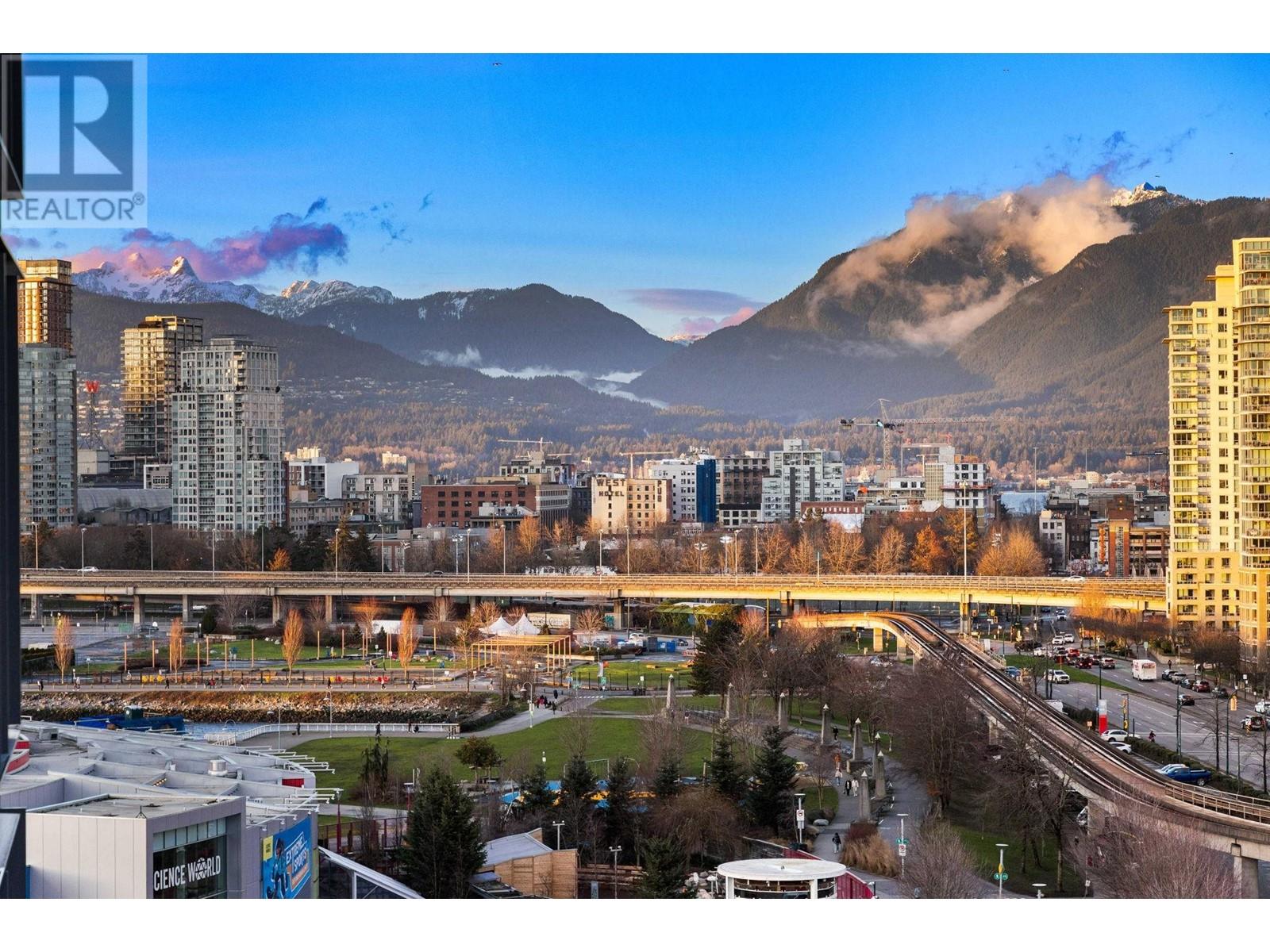 Listing Picture 3 of 40 : 1105 1601 QUEBEC STREET, Vancouver / 溫哥華 - 魯藝地產 Yvonne Lu Group - MLS Medallion Club Member