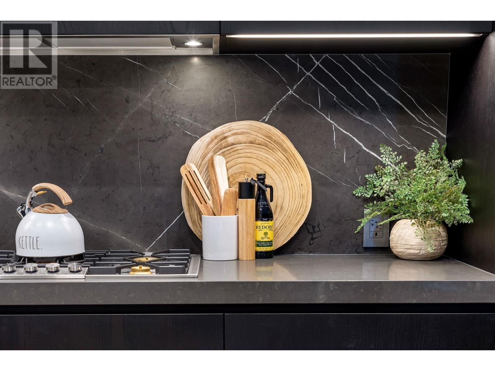 Listing Picture 6 of 40 : 1105 1601 QUEBEC STREET, Vancouver / 溫哥華 - 魯藝地產 Yvonne Lu Group - MLS Medallion Club Member