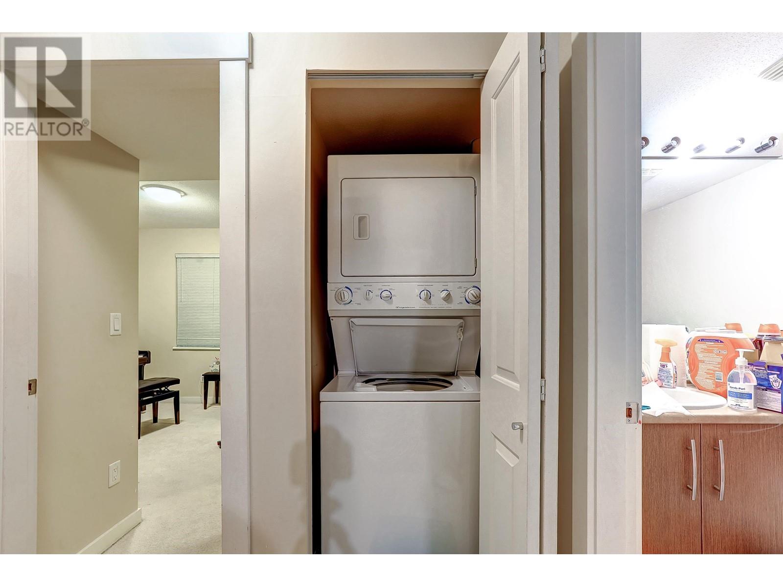 Listing Picture 26 of 30 : 32 9800 ODLIN ROAD, Richmond / 烈治文 - 魯藝地產 Yvonne Lu Group - MLS Medallion Club Member