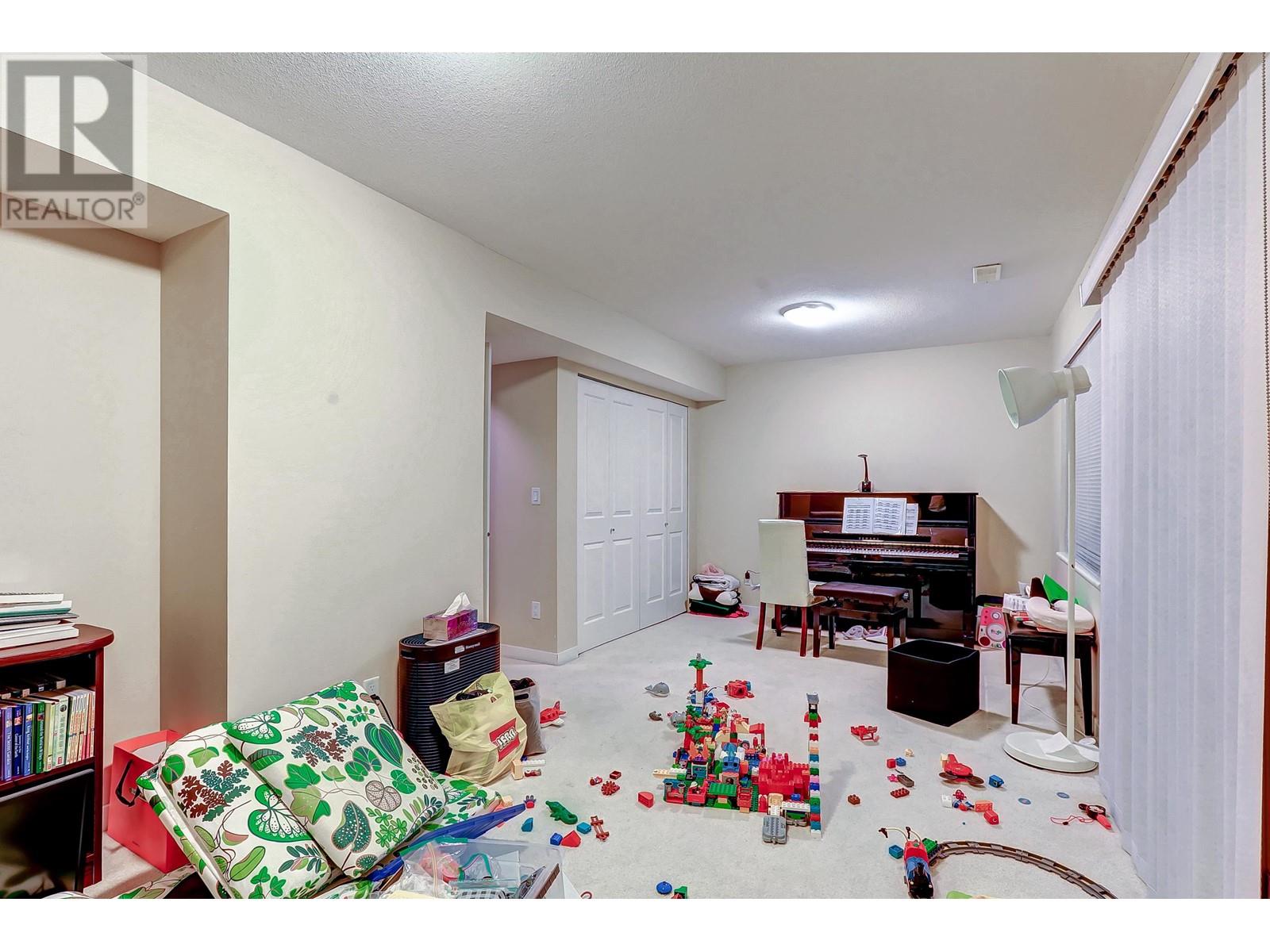 Listing Picture 27 of 30 : 32 9800 ODLIN ROAD, Richmond / 烈治文 - 魯藝地產 Yvonne Lu Group - MLS Medallion Club Member
