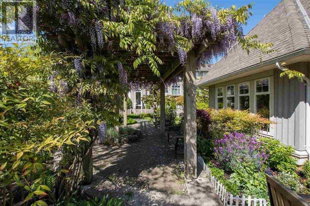 Listing Picture 7 of 30 : 32 9800 ODLIN ROAD, Richmond / 烈治文 - 魯藝地產 Yvonne Lu Group - MLS Medallion Club Member