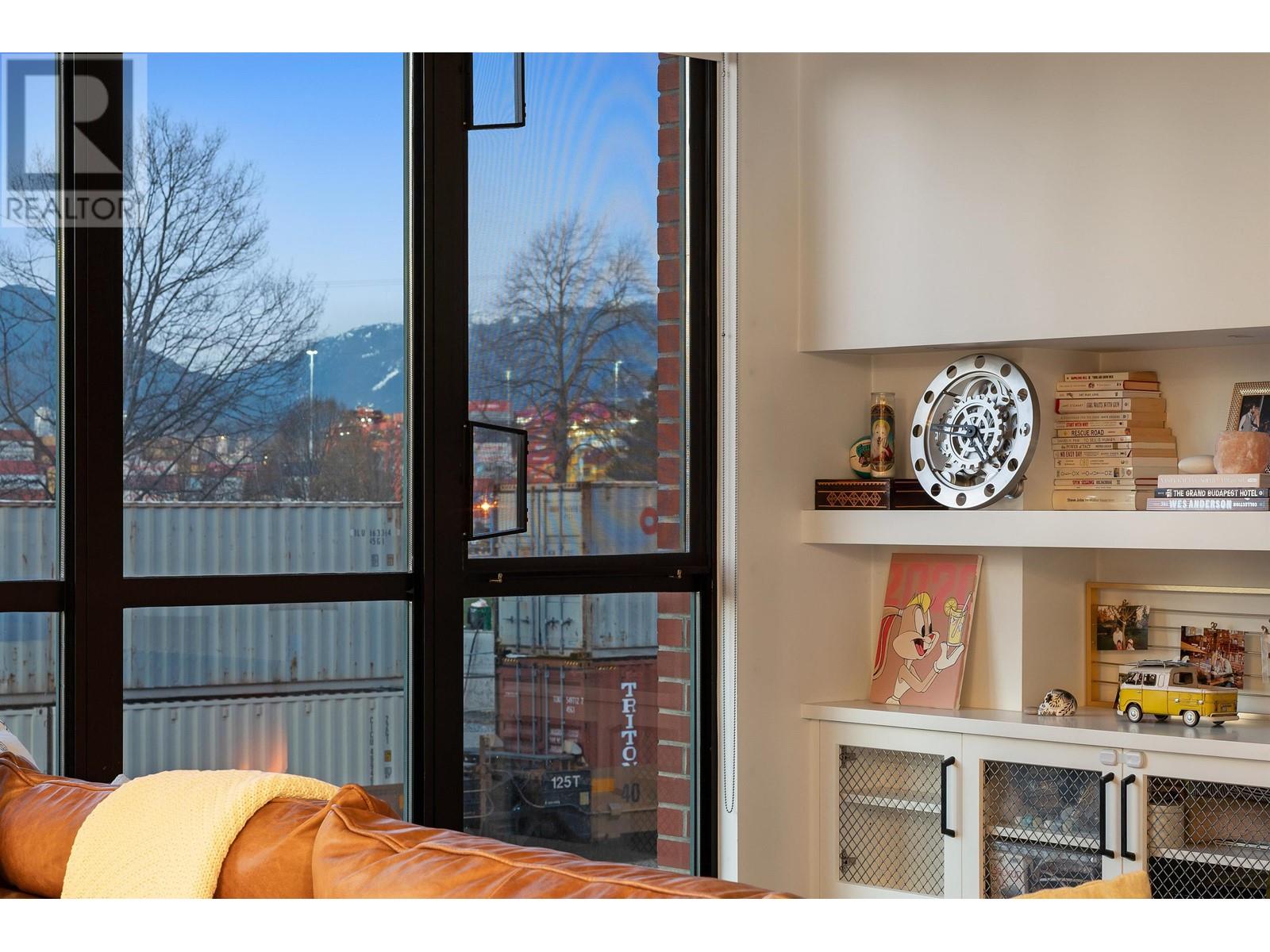 Listing Picture 10 of 28 : 206 55 ALEXANDER STREET, Vancouver / 溫哥華 - 魯藝地產 Yvonne Lu Group - MLS Medallion Club Member