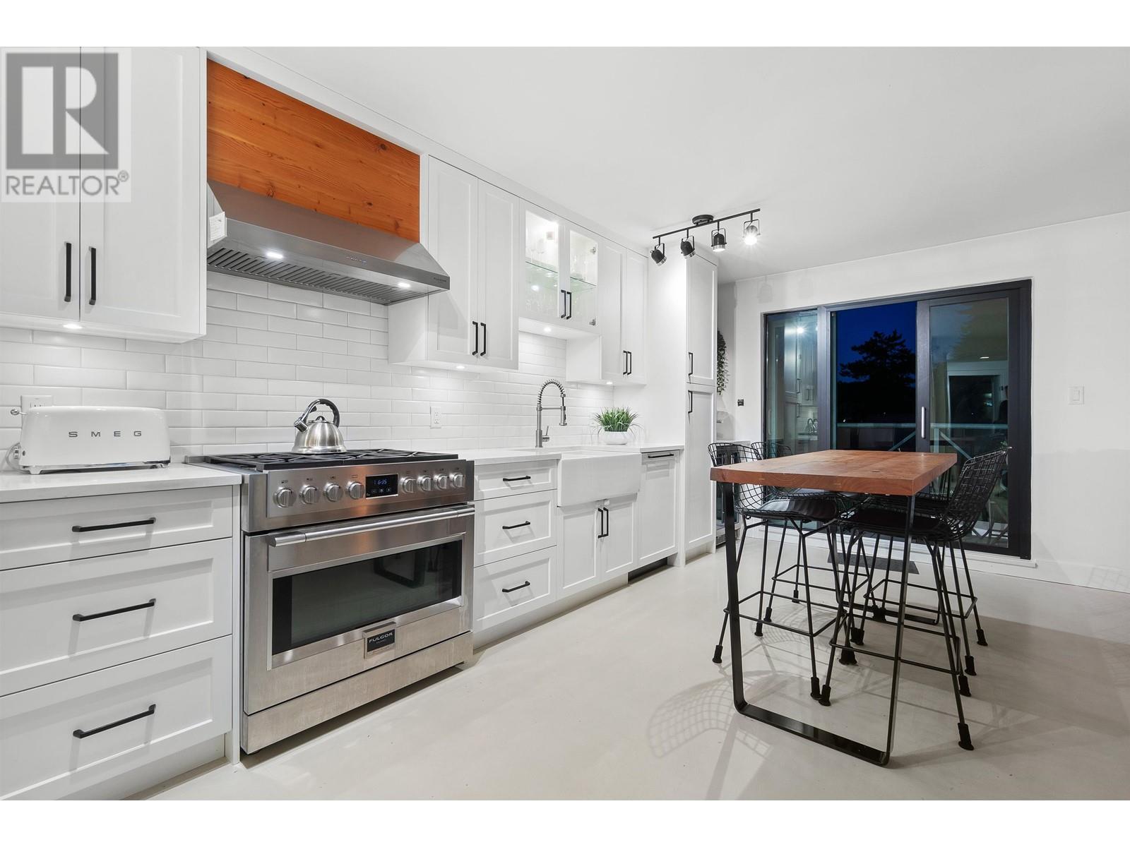 Listing Picture 25 of 28 : 206 55 ALEXANDER STREET, Vancouver / 溫哥華 - 魯藝地產 Yvonne Lu Group - MLS Medallion Club Member