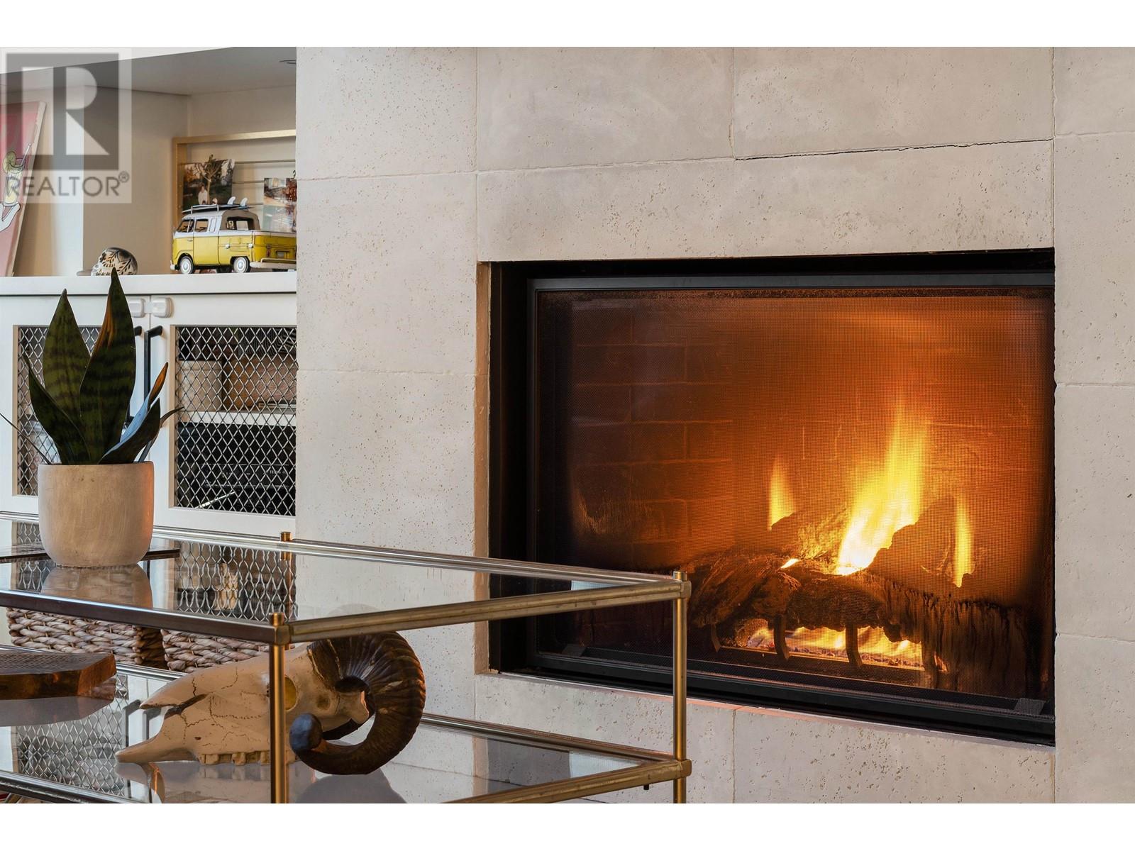 Listing Picture 5 of 28 : 206 55 ALEXANDER STREET, Vancouver / 溫哥華 - 魯藝地產 Yvonne Lu Group - MLS Medallion Club Member