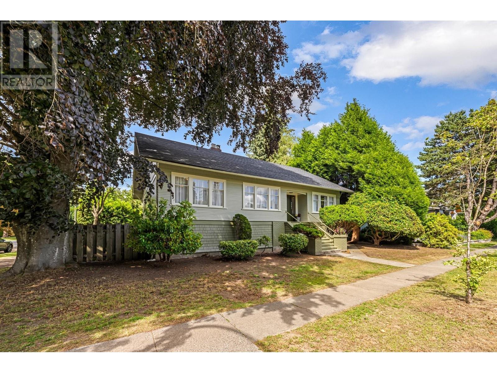 Listing Picture 2 of 40 : 2287 W 37TH AVENUE, Vancouver / 溫哥華 - 魯藝地產 Yvonne Lu Group - MLS Medallion Club Member