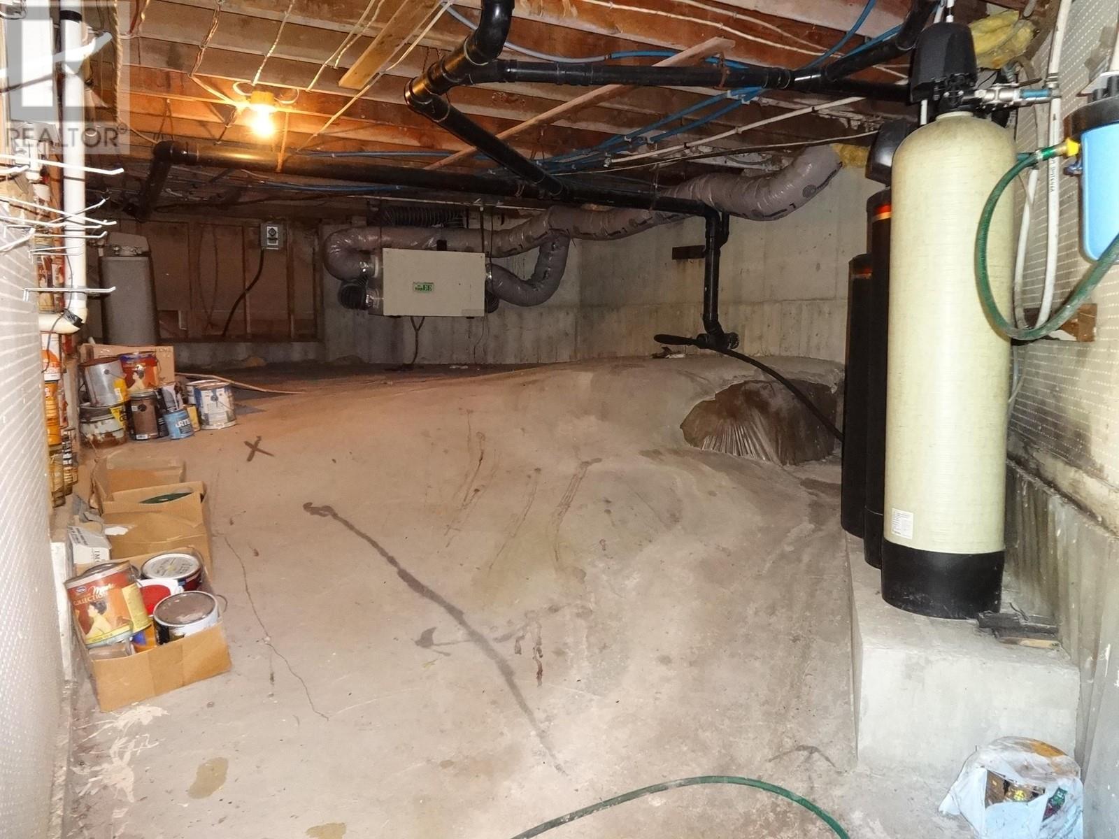 8924 Armstrong Way, Halfmoon Bay, British Columbia V7Z 1H2 - Photo 35 - R2881760