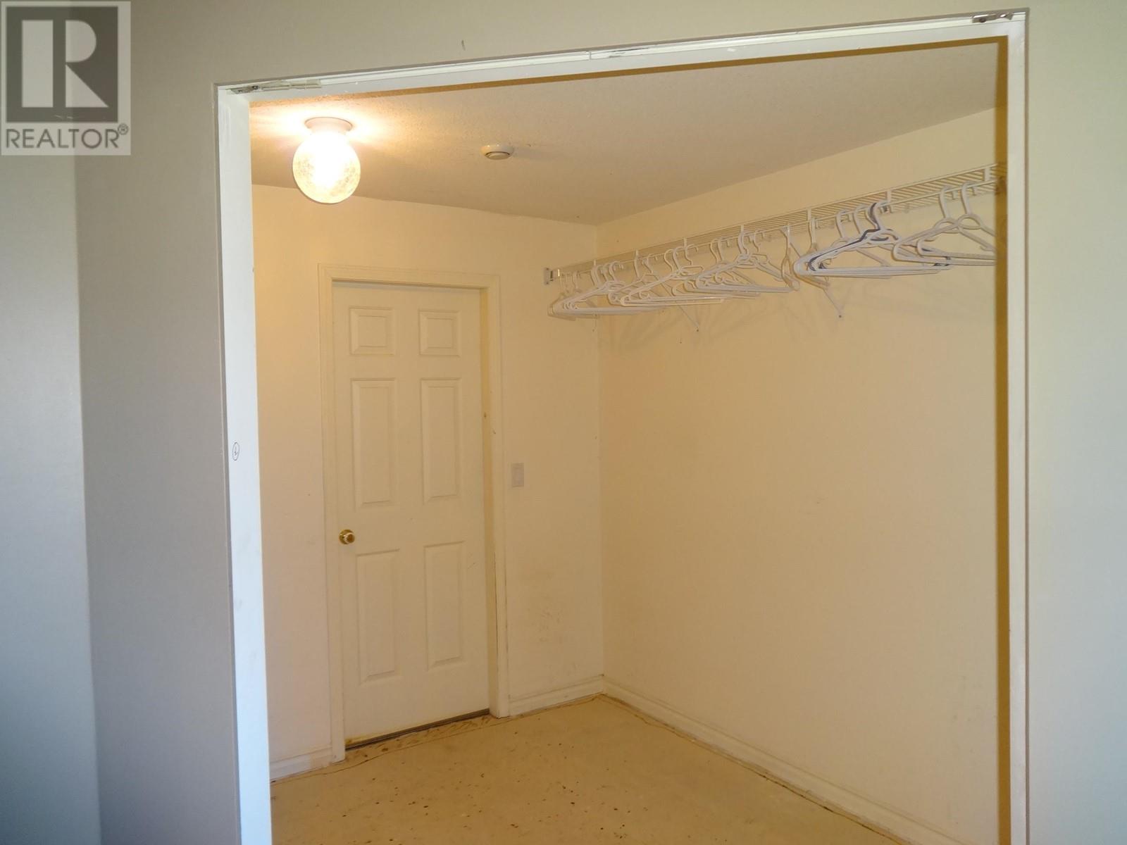 8924 Armstrong Way, Halfmoon Bay, British Columbia V7Z 1H2 - Photo 18 - R2881760