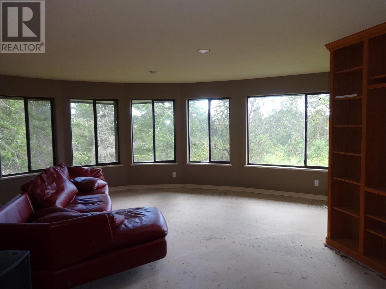 8924 Armstrong Way, Halfmoon Bay, British Columbia V7Z 1H2 - Photo 16 - R2881760