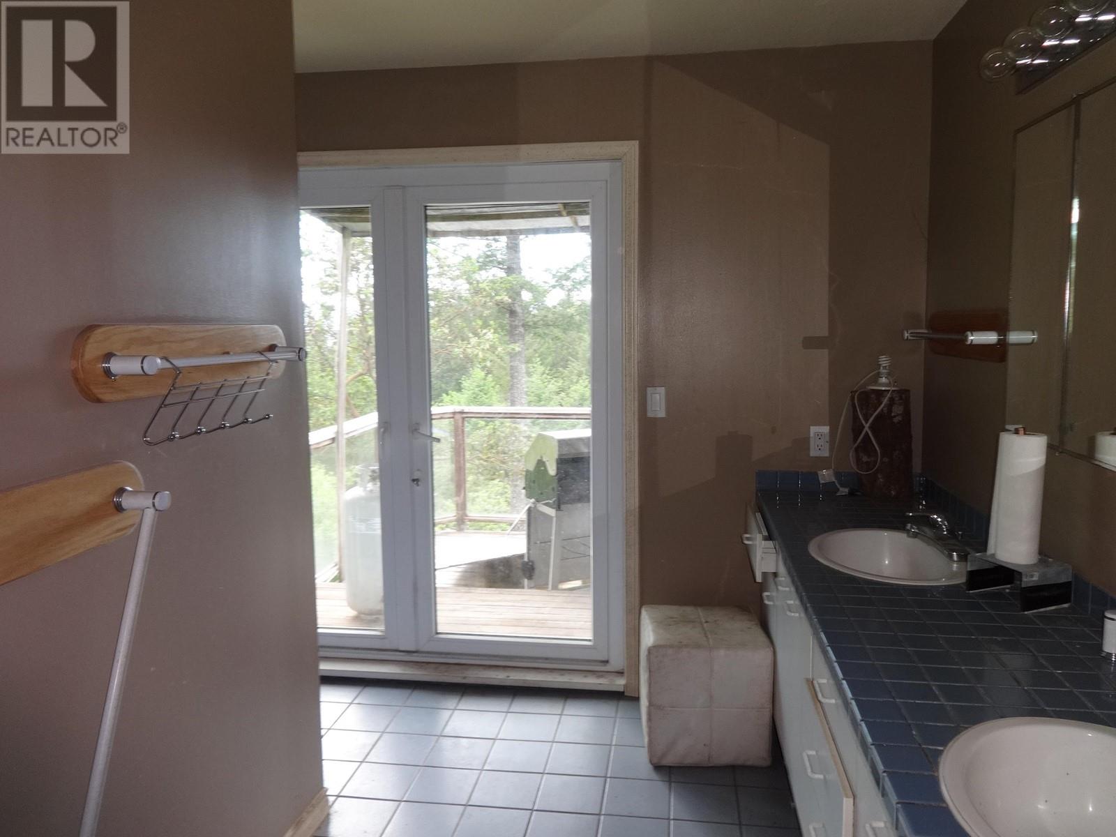 8924 Armstrong Way, Halfmoon Bay, British Columbia V7Z 1H2 - Photo 20 - R2881760