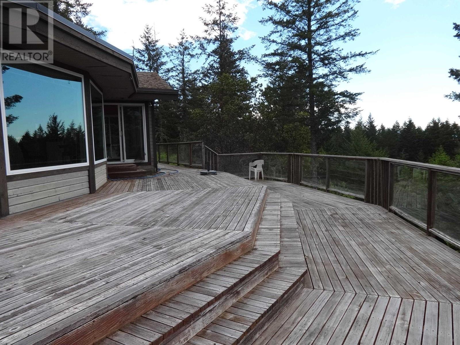 8924 Armstrong Way, Halfmoon Bay, British Columbia V7Z 1H2 - Photo 32 - R2881760