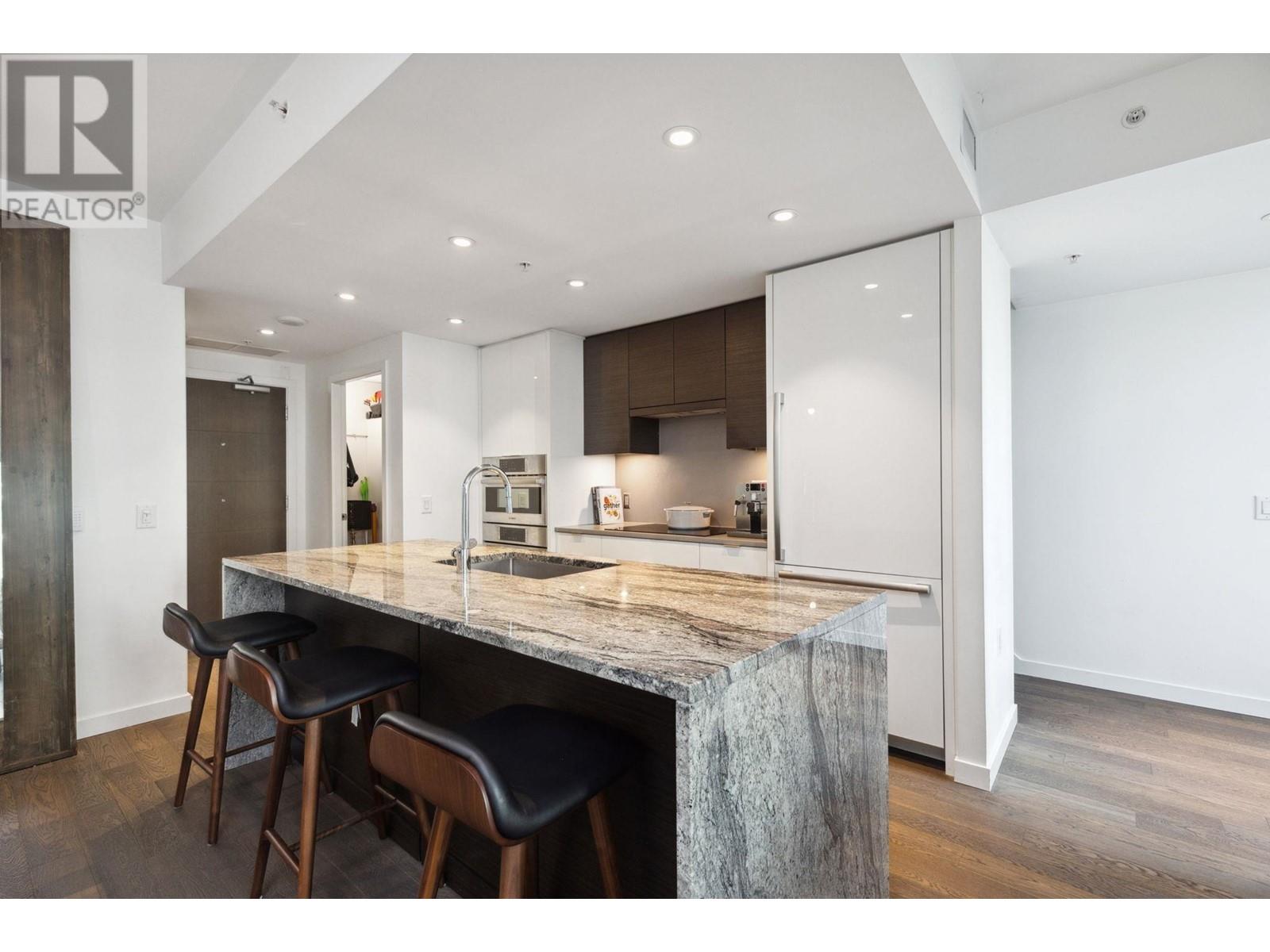 Listing Picture 3 of 25 : 102 1688 PULLMAN PORTER STREET, Vancouver / 溫哥華 - 魯藝地產 Yvonne Lu Group - MLS Medallion Club Member