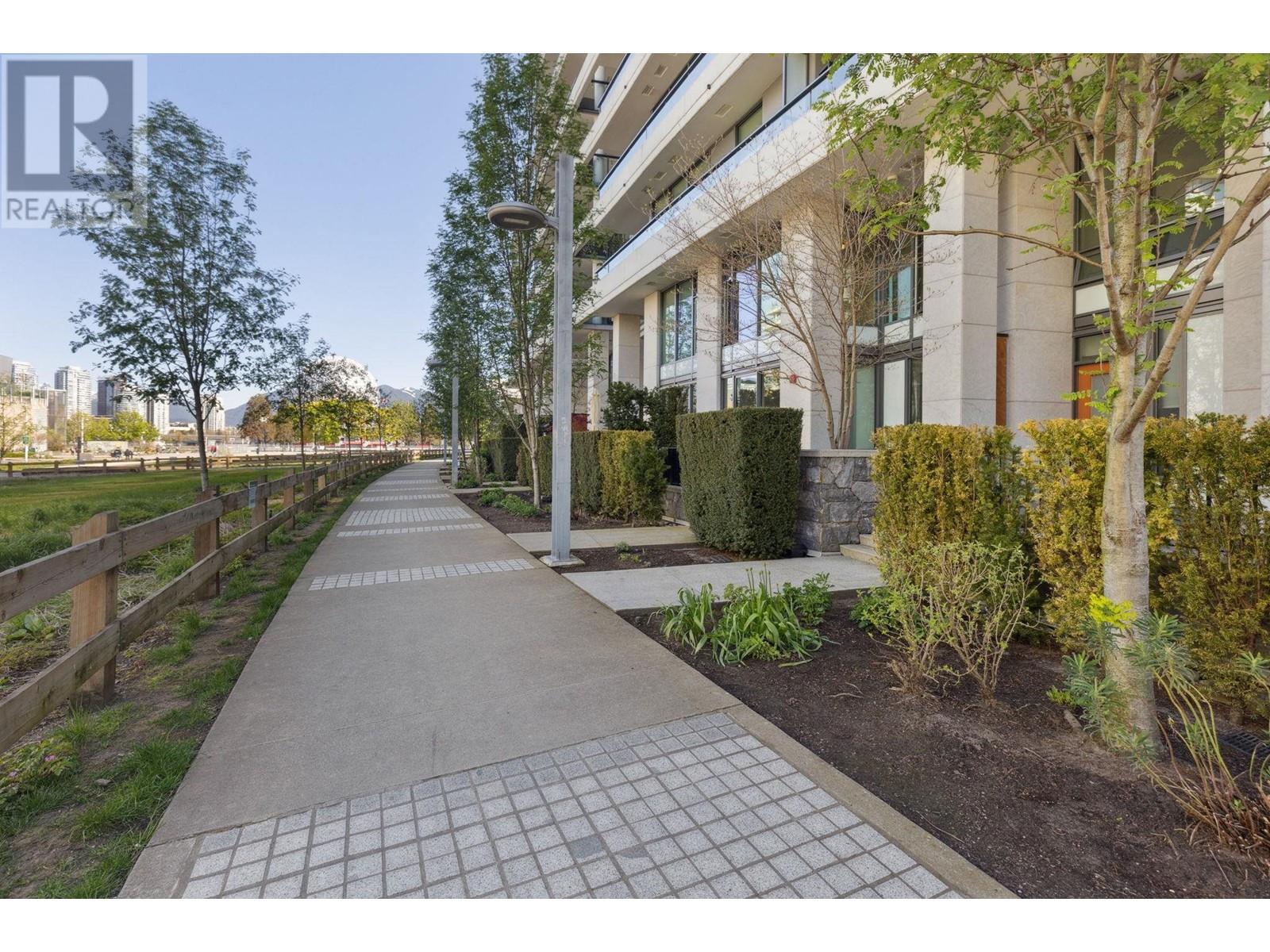 Listing Picture 20 of 25 : 102 1688 PULLMAN PORTER STREET, Vancouver / 溫哥華 - 魯藝地產 Yvonne Lu Group - MLS Medallion Club Member