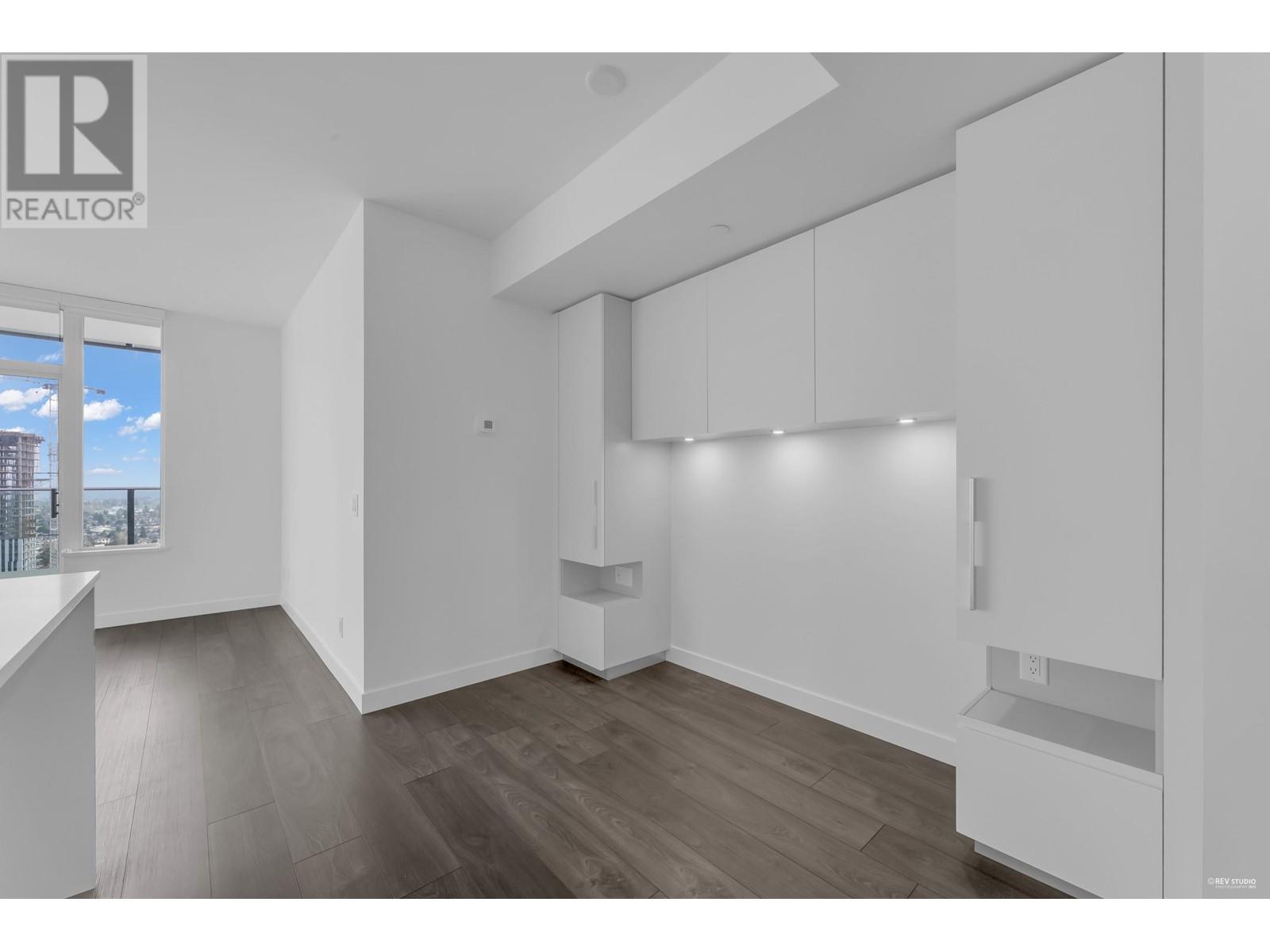 Listing Picture 3 of 40 : 2503 6463 SILVER AVENUE, Burnaby / 本拿比 - 魯藝地產 Yvonne Lu Group - MLS Medallion Club Member