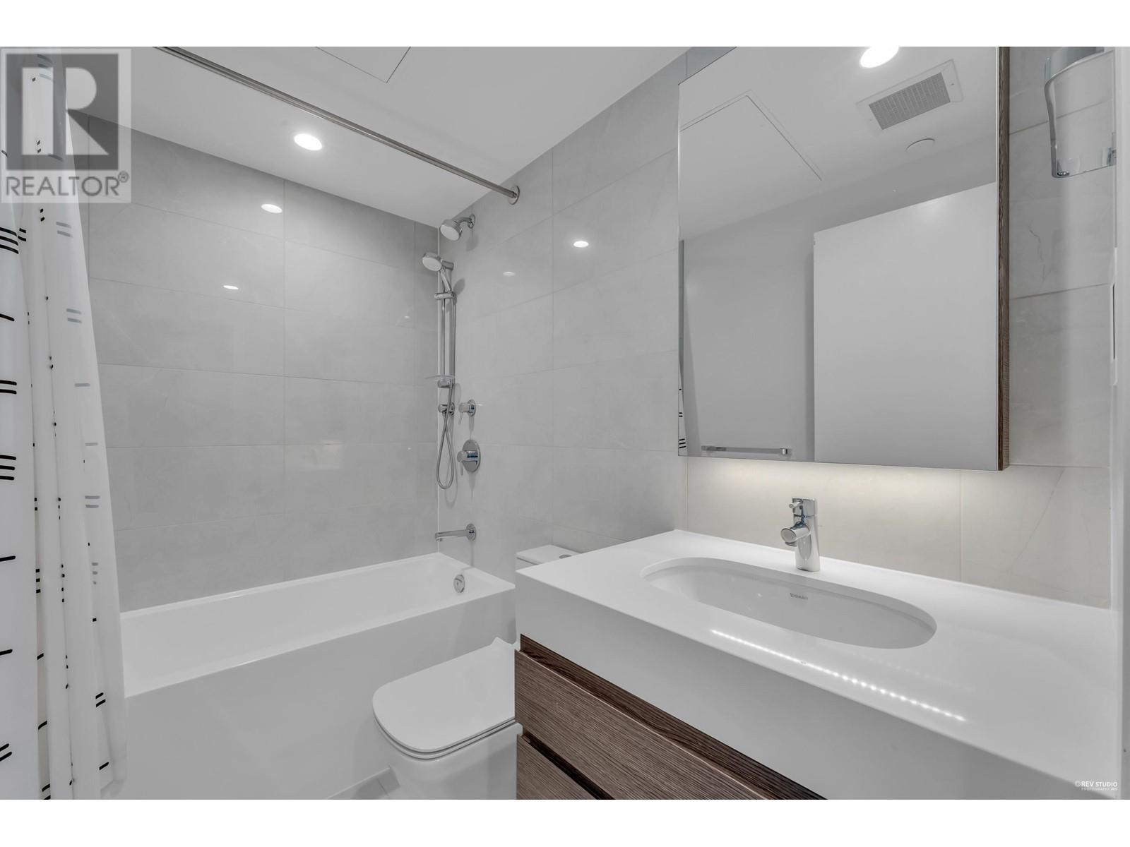 Listing Picture 2 of 40 : 2503 6463 SILVER AVENUE, Burnaby / 本拿比 - 魯藝地產 Yvonne Lu Group - MLS Medallion Club Member