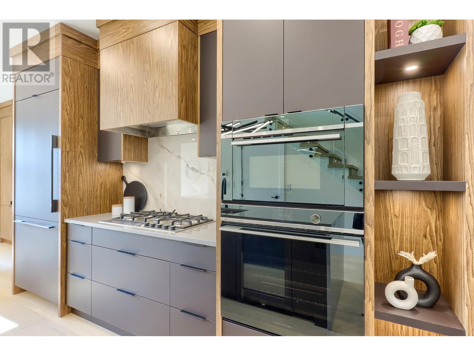 5262 Mckinnon Street, Vancouver, British Columbia  V5R 4C6 - Photo 4 - R2955773