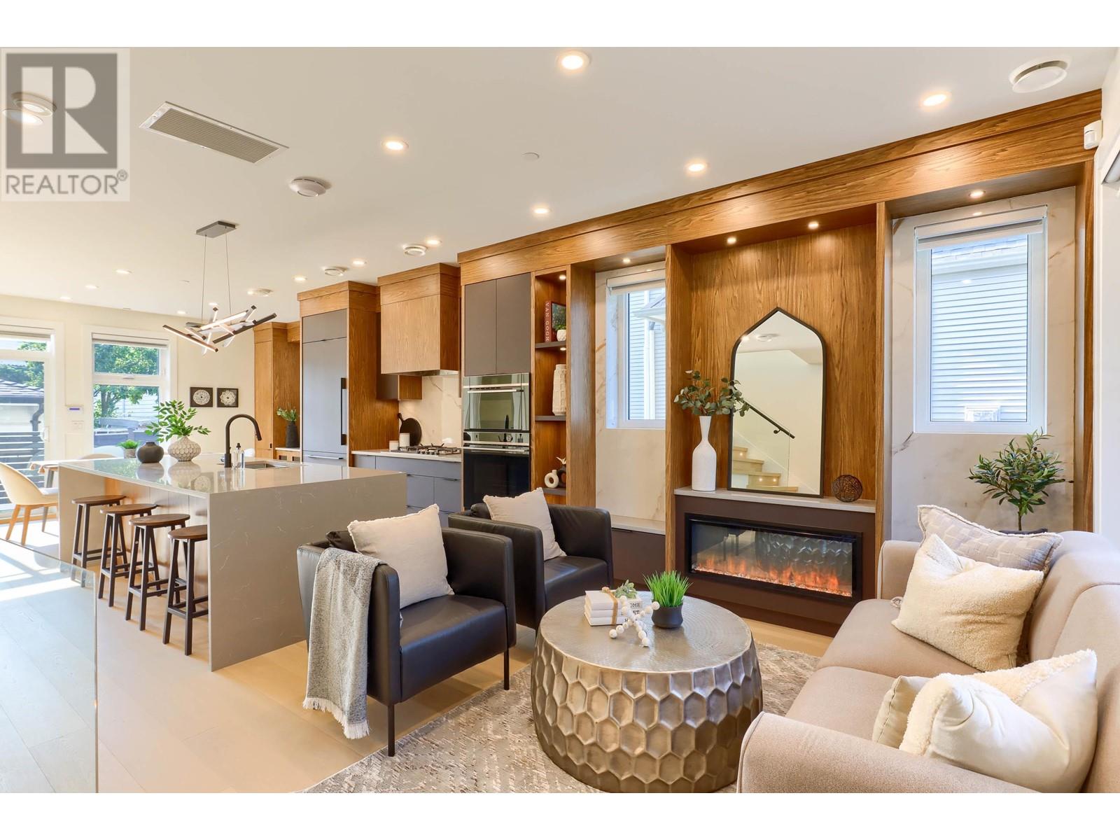 5262 Mckinnon Street, Vancouver, British Columbia  V5R 4C6 - Photo 1 - R2955773