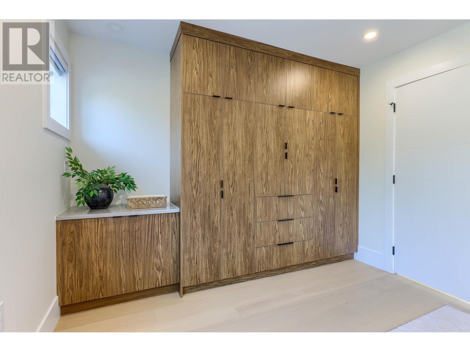 5262 Mckinnon Street, Vancouver, British Columbia  V5R 4C6 - Photo 11 - R2955773