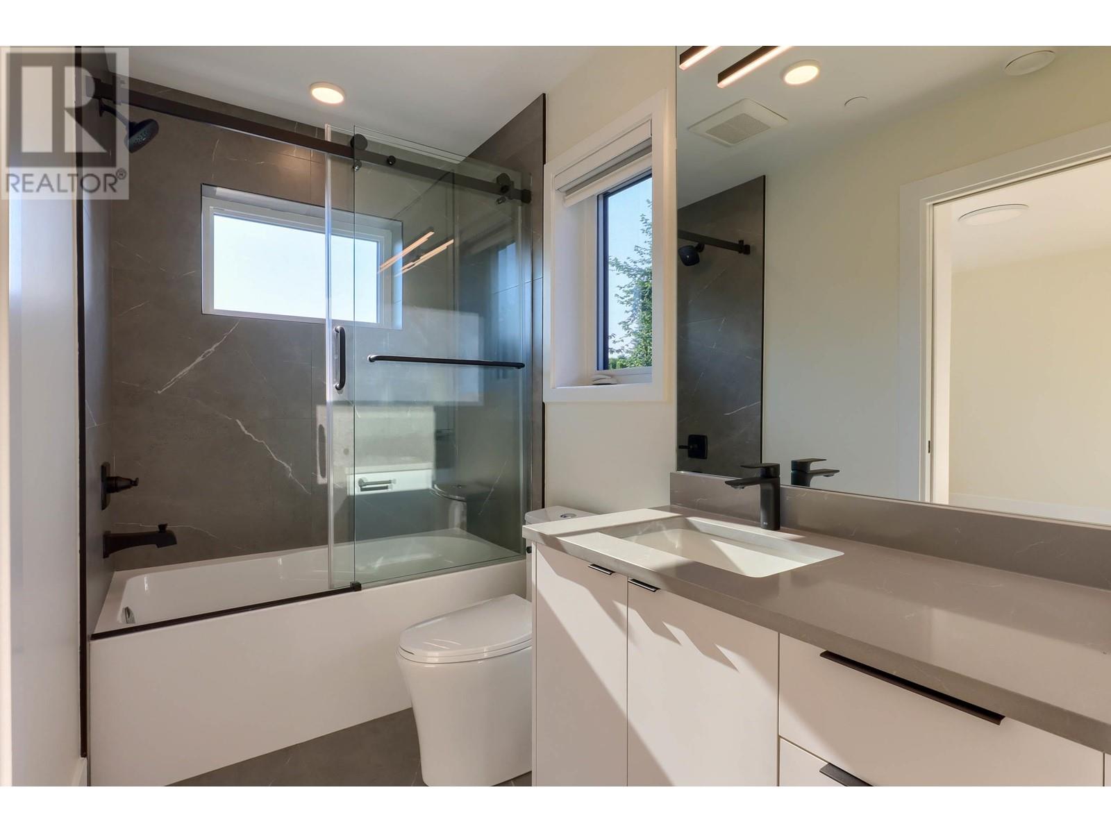 5262 Mckinnon Street, Vancouver, British Columbia  V5R 4C6 - Photo 15 - R2955773