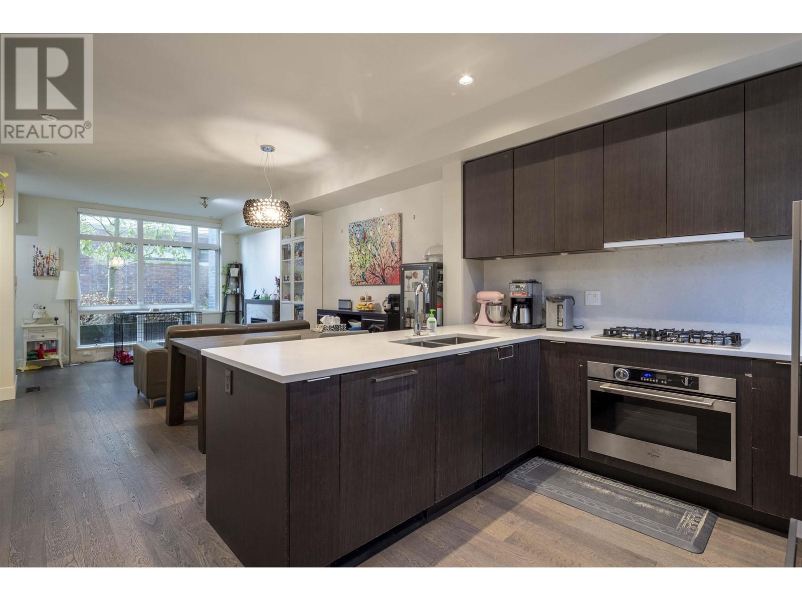 Property at 6106 OAK STREET image 4