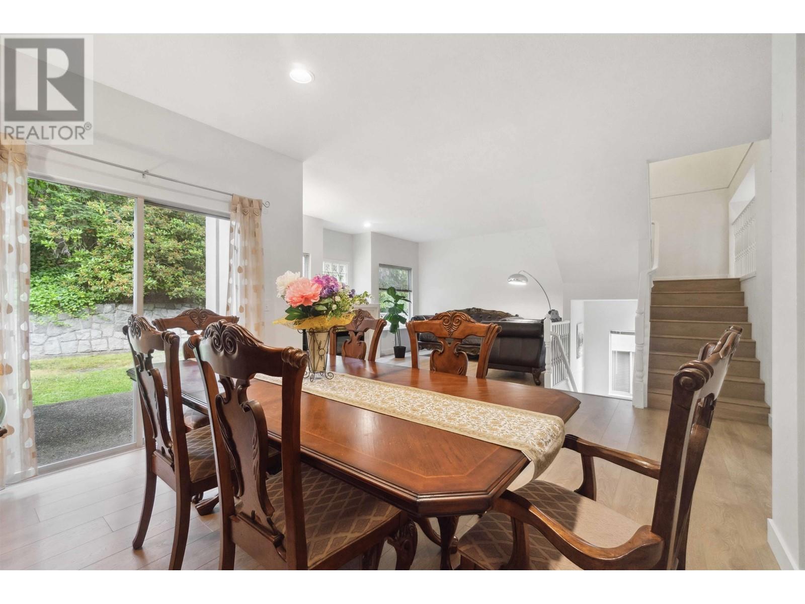 4 2951 Panorama Drive, Coquitlam, British Columbia  V3E 2W3 - Photo 3 - R2955508