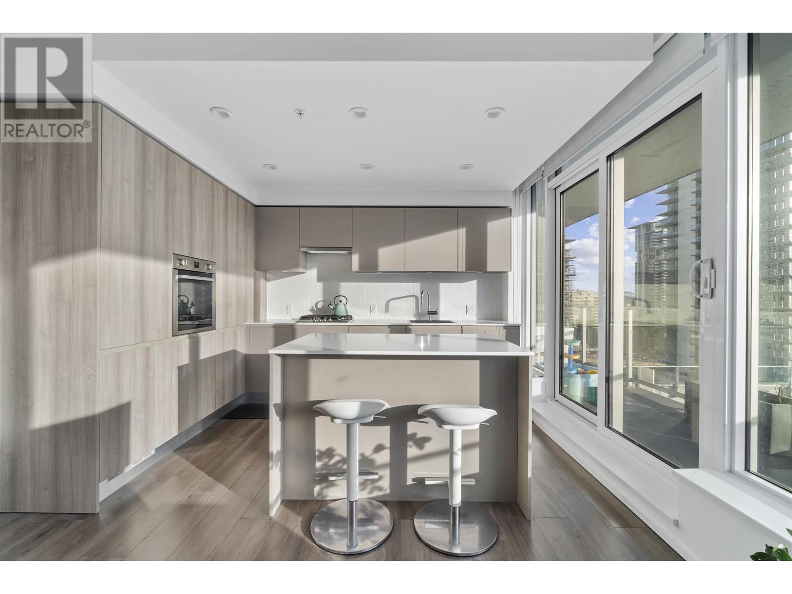 Listing Picture 3 of 22 : 806 3809 EVERGREEN PLACE, Burnaby / 本拿比 - 魯藝地產 Yvonne Lu Group - MLS Medallion Club Member