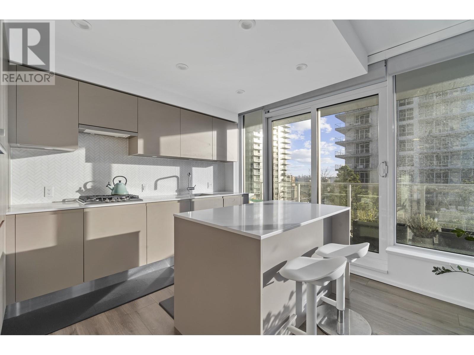 Listing Picture 2 of 22 : 806 3809 EVERGREEN PLACE, Burnaby / 本拿比 - 魯藝地產 Yvonne Lu Group - MLS Medallion Club Member