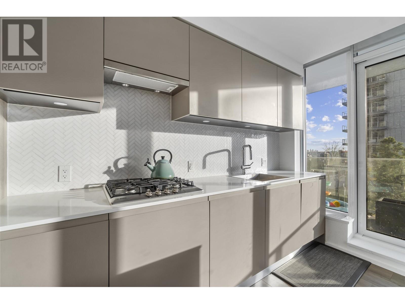 Listing Picture 7 of 22 : 806 3809 EVERGREEN PLACE, Burnaby / 本拿比 - 魯藝地產 Yvonne Lu Group - MLS Medallion Club Member