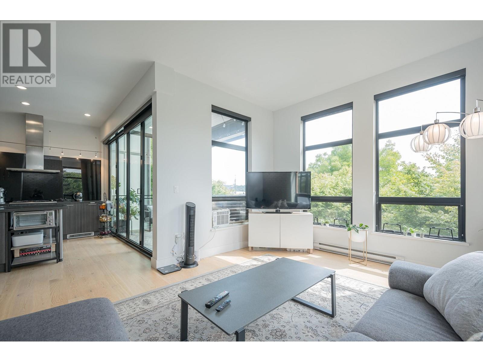 215 220 Salter Street, New Westminster, British Columbia  V3M 0H4 - Photo 4 - R2955109
