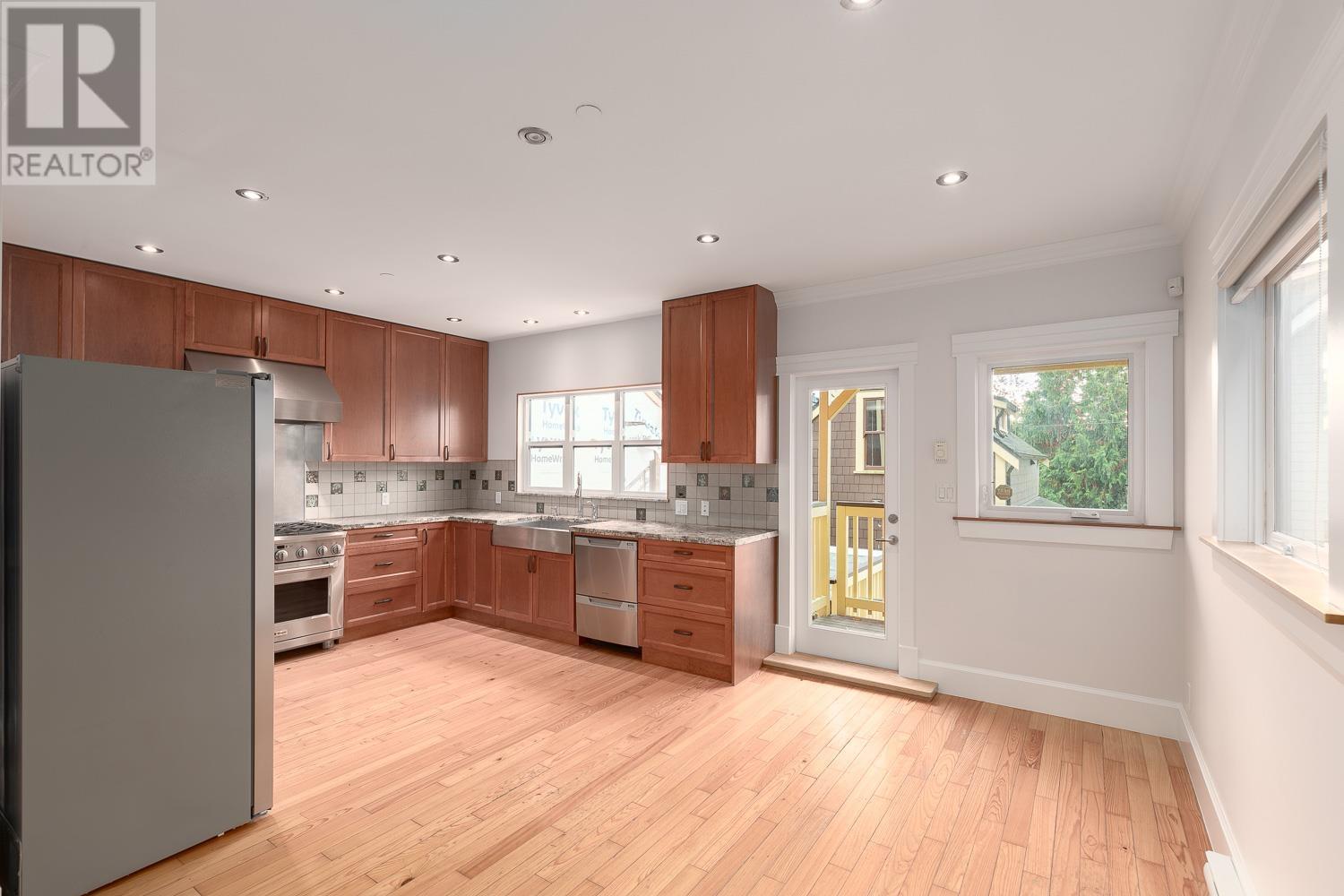 2 548 E Georgia Street, Vancouver, British Columbia  V6A 1Z9 - Photo 13 - R2955776