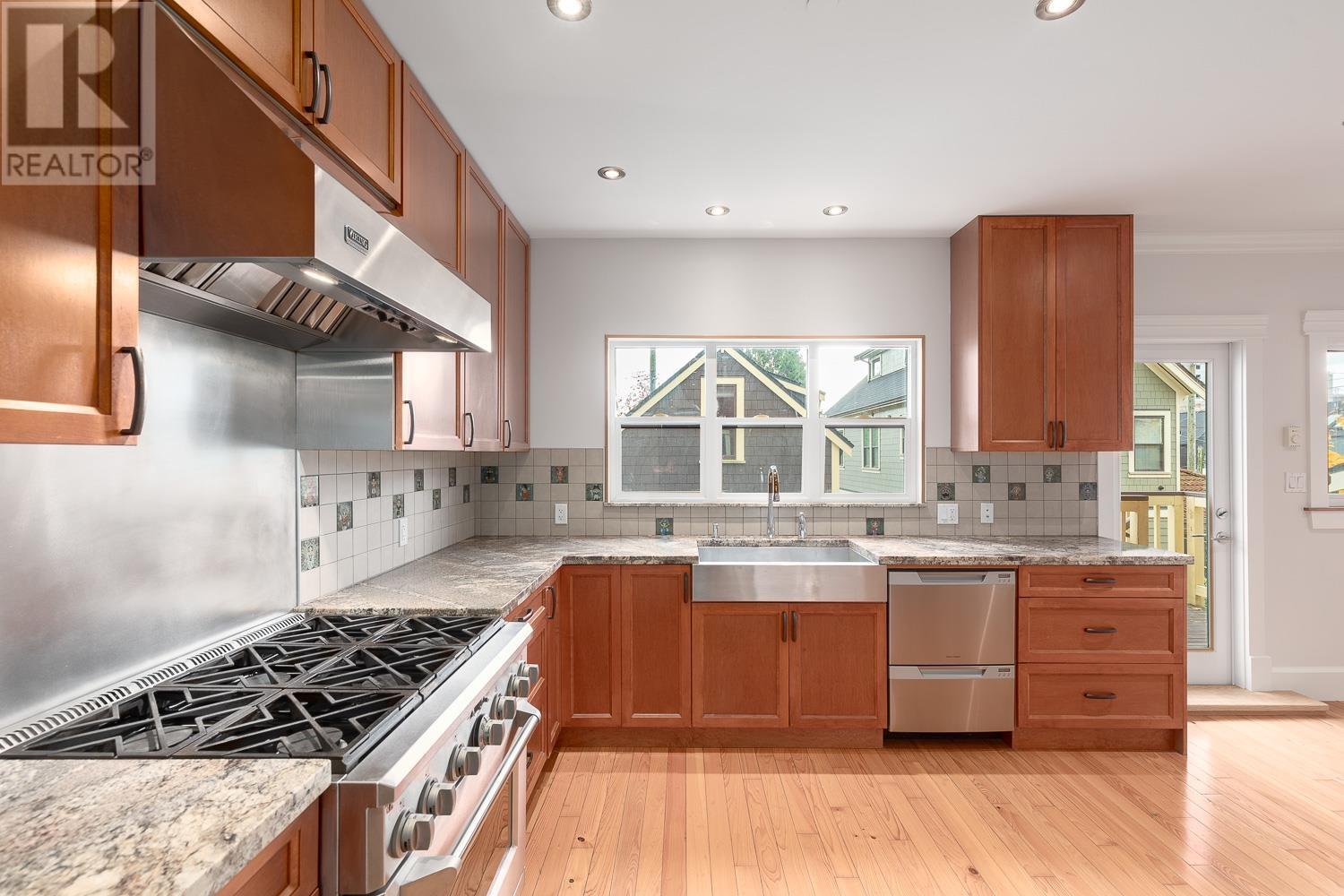 2 548 E Georgia Street, Vancouver, British Columbia  V6A 1Z9 - Photo 18 - R2955776