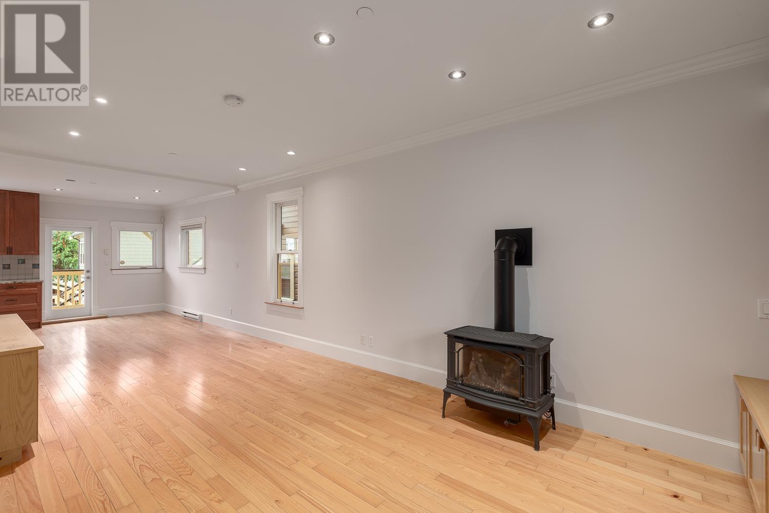 2 548 E Georgia Street, Vancouver, British Columbia  V6A 1Z9 - Photo 6 - R2955776