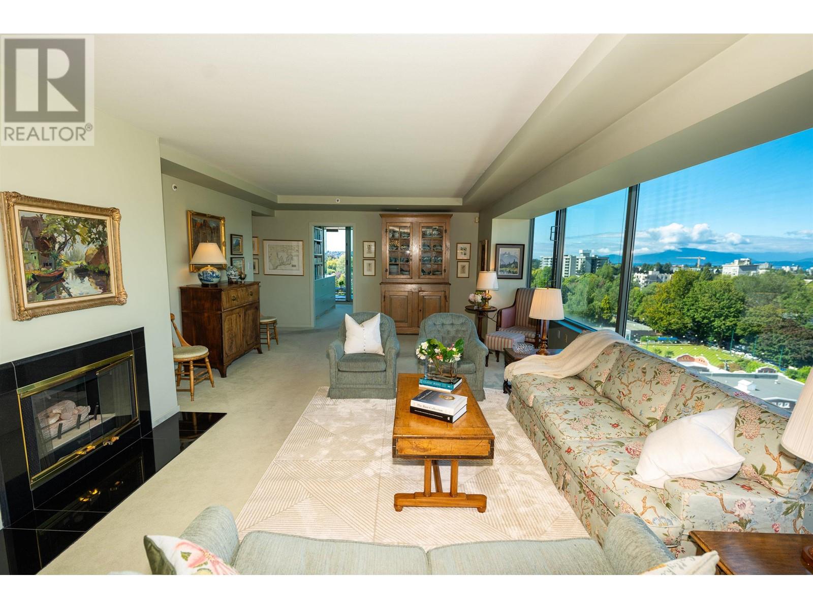 Listing Picture 2 of 36 : 1100 1550 W 15TH AVENUE, Vancouver / 溫哥華 - 魯藝地產 Yvonne Lu Group - MLS Medallion Club Member