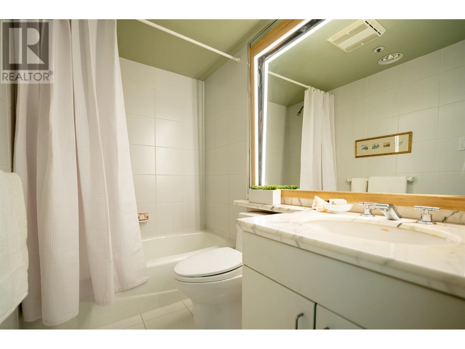 Listing Picture 24 of 36 : 1100 1550 W 15TH AVENUE, Vancouver / 溫哥華 - 魯藝地產 Yvonne Lu Group - MLS Medallion Club Member