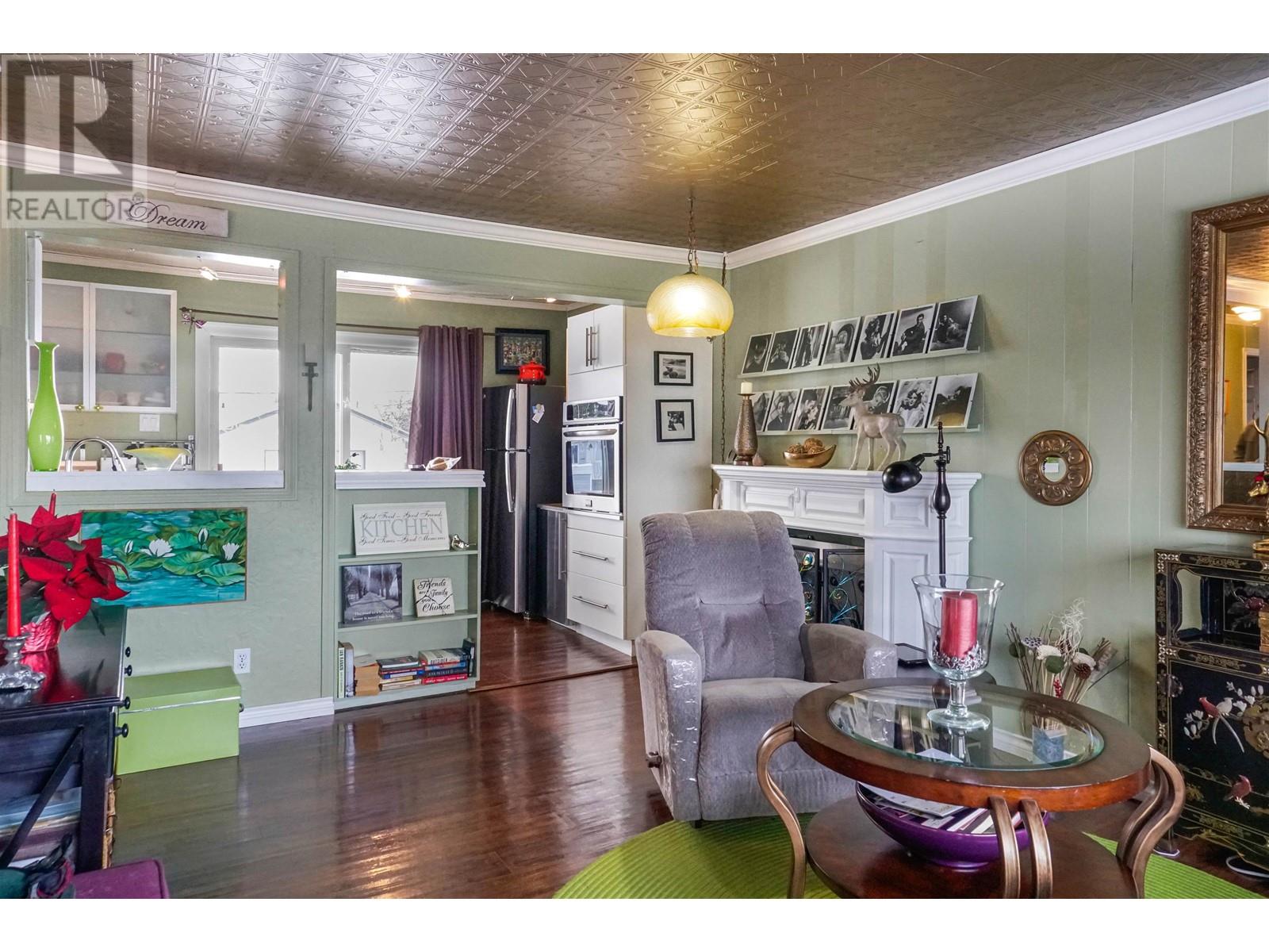 Property at 40 MALLARD STREET image 4