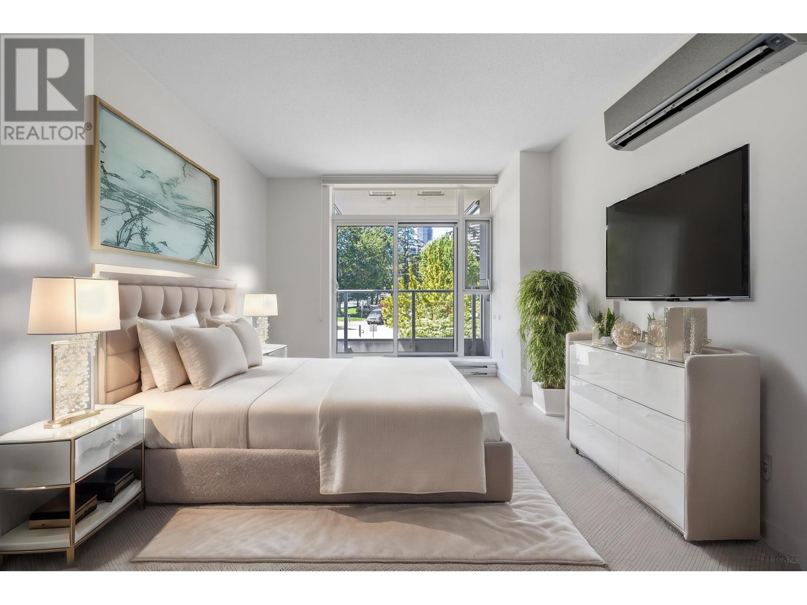 Listing Picture 14 of 36 : 6568 NELSON AVENUE, Burnaby / 本拿比 - 魯藝地產 Yvonne Lu Group - MLS Medallion Club Member