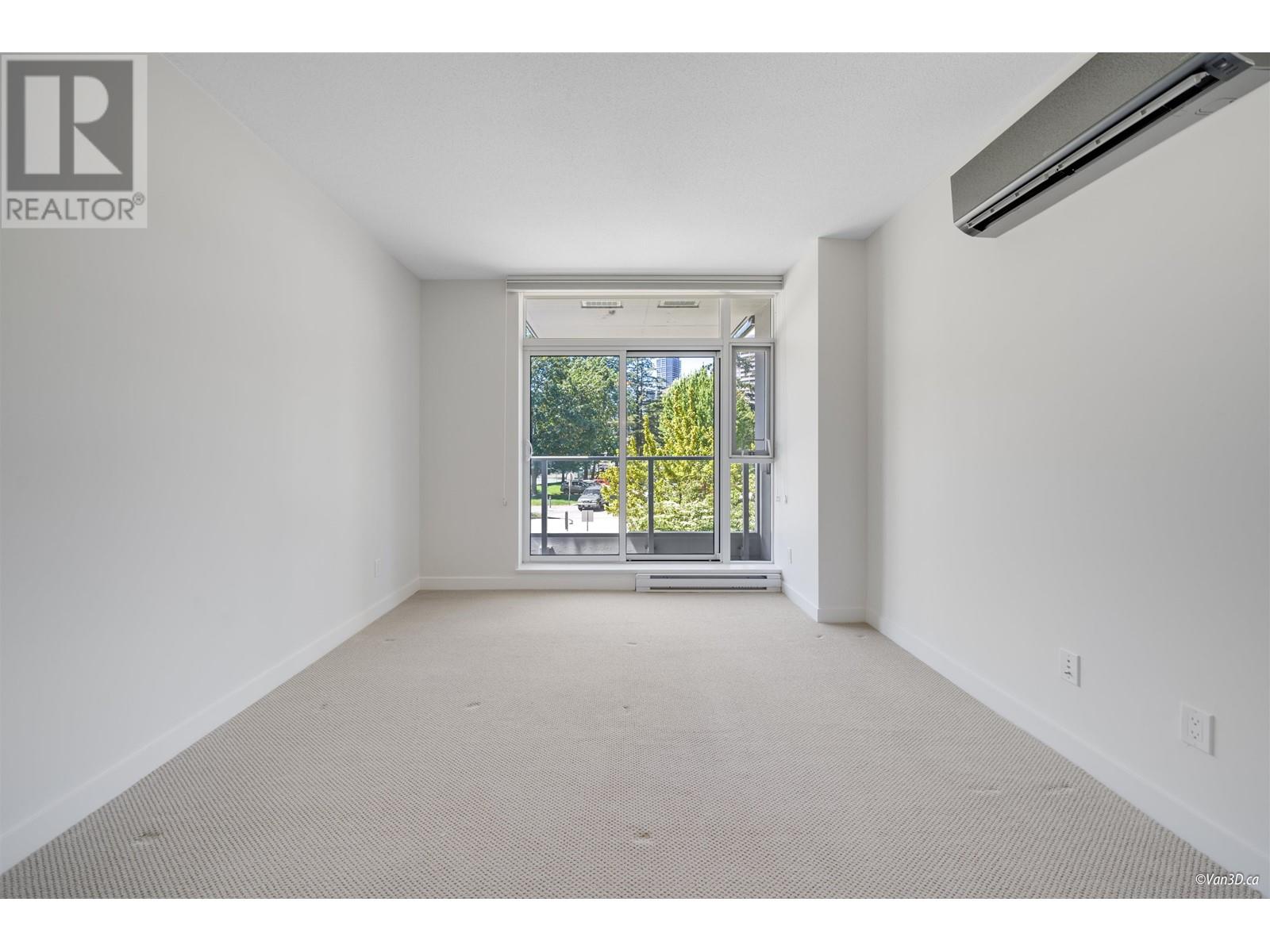 Listing Picture 15 of 36 : 6568 NELSON AVENUE, Burnaby / 本拿比 - 魯藝地產 Yvonne Lu Group - MLS Medallion Club Member
